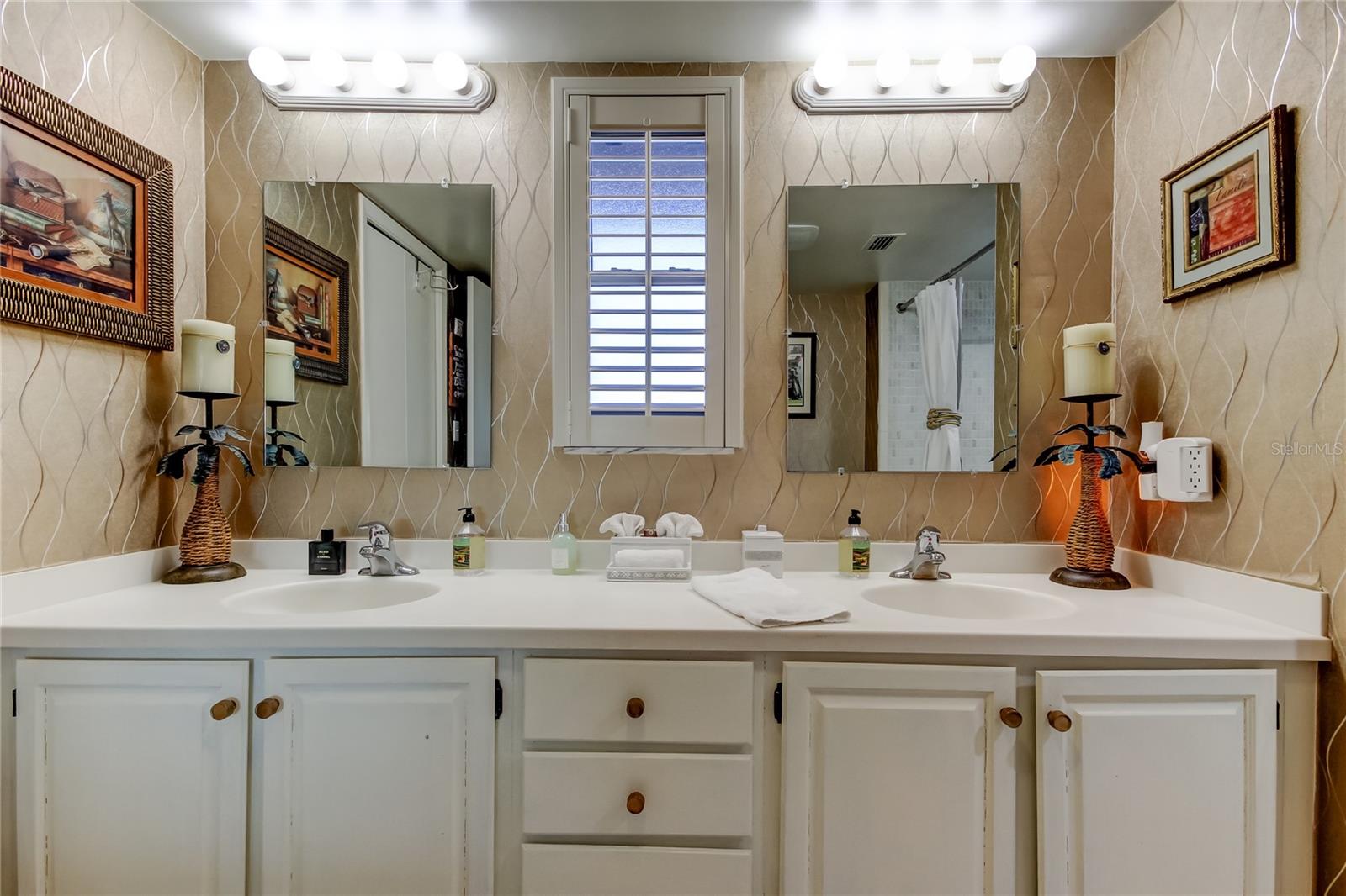 5200 BRITTANY DR S #204 — photo 35