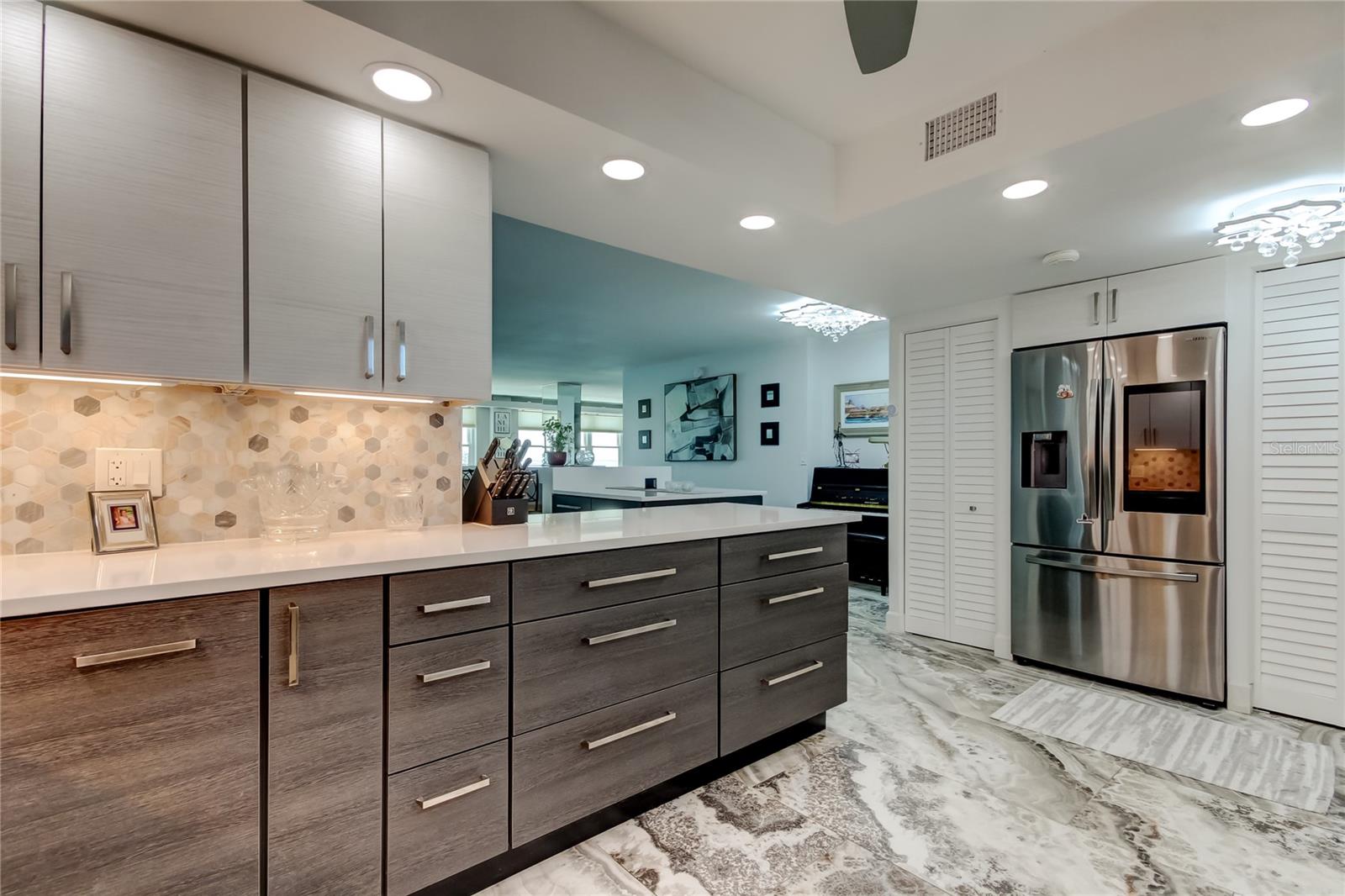 5200 BRITTANY DR S #204 — photo 9