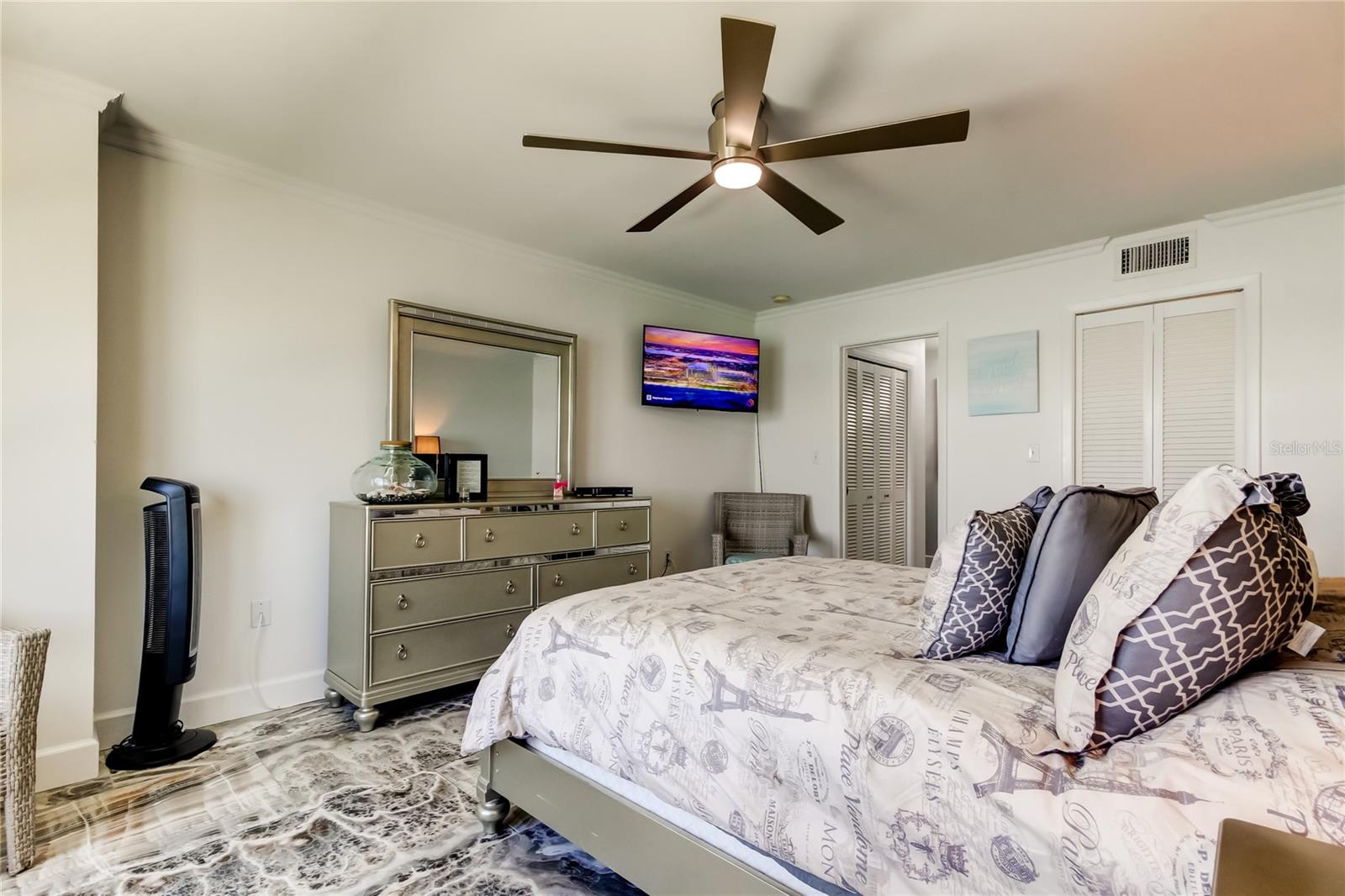 5200 BRITTANY DR S #204 — photo 42