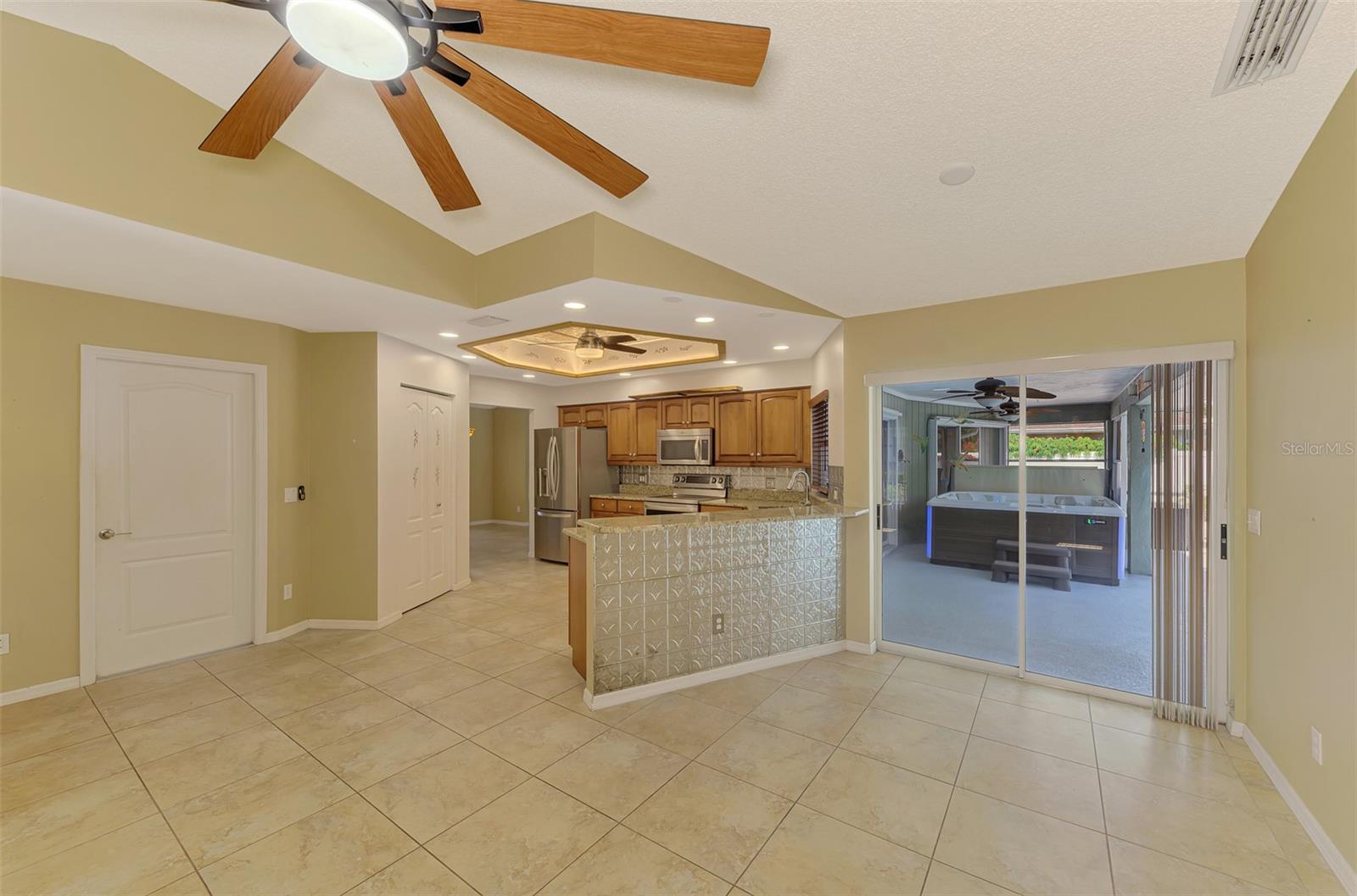 3706 SLAYTON AVE — photo 12