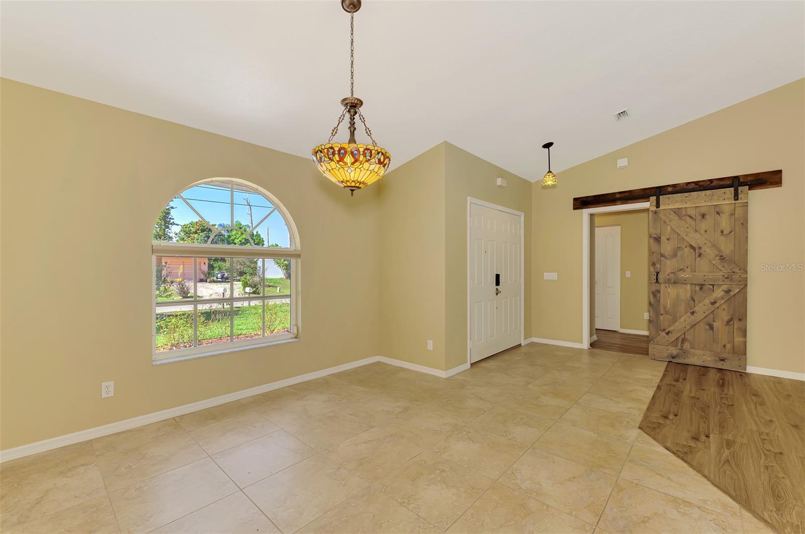 3706 SLAYTON AVE — photo 9