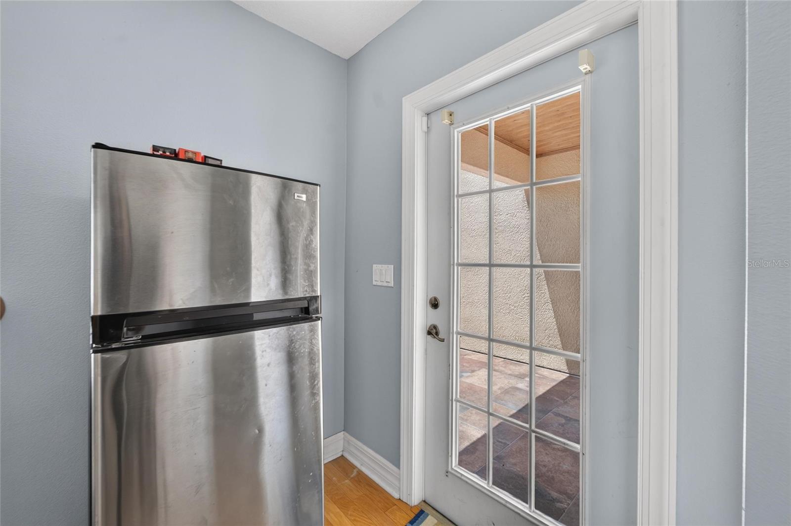 6407 MAYRA SHORES LN — photo 82