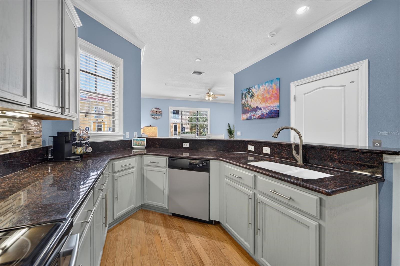 6407 MAYRA SHORES LN — photo 41
