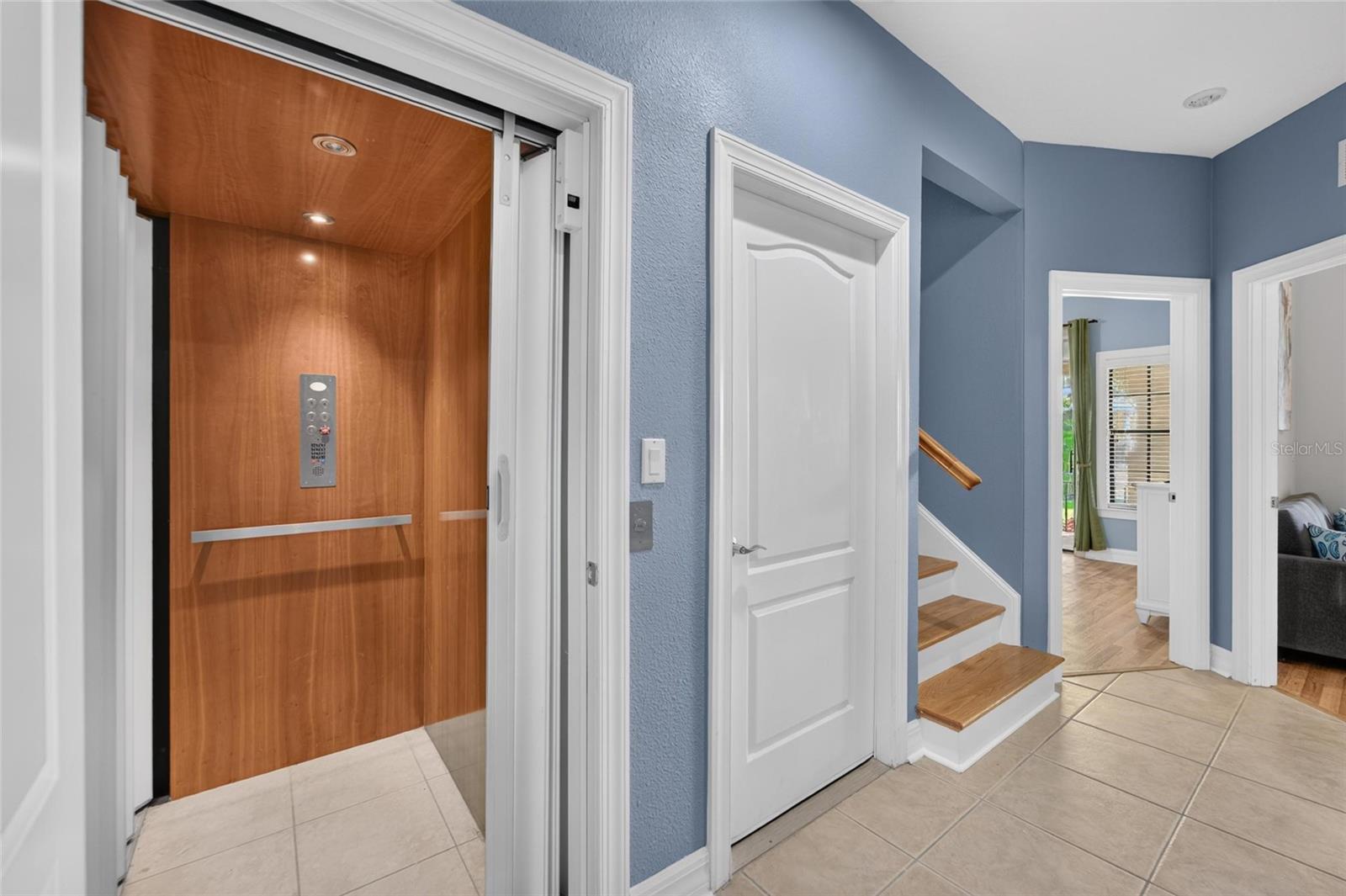 6407 MAYRA SHORES LN — photo 13