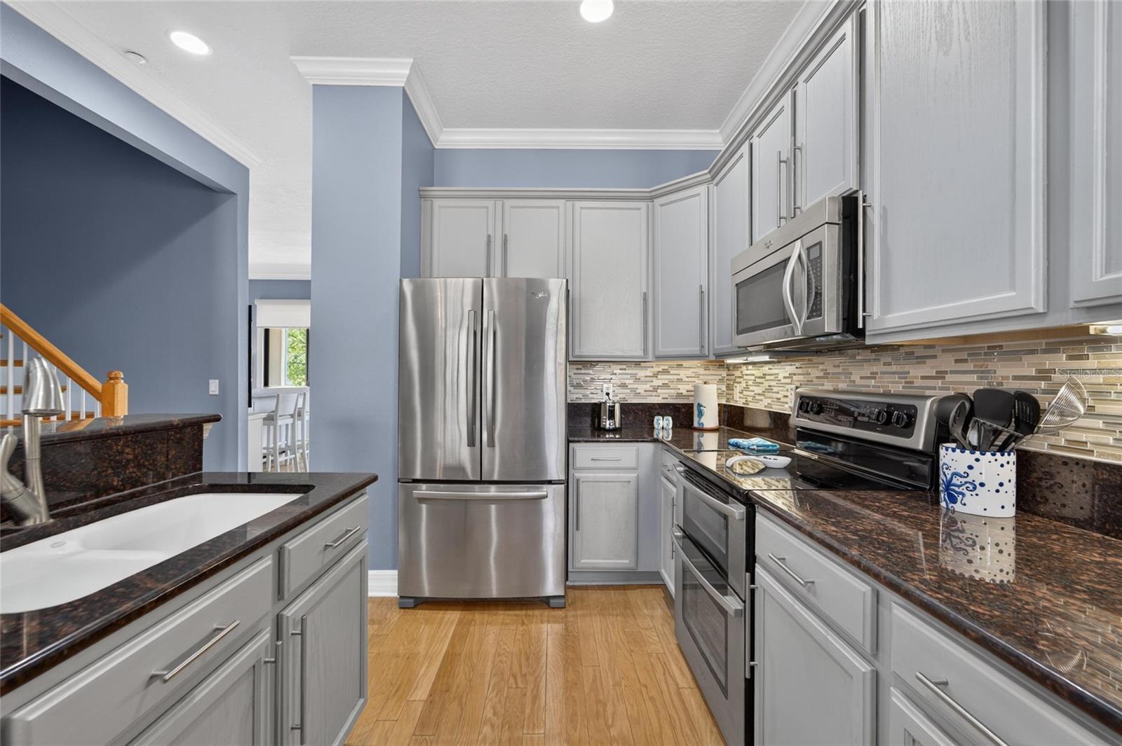 6407 MAYRA SHORES LN — photo 42