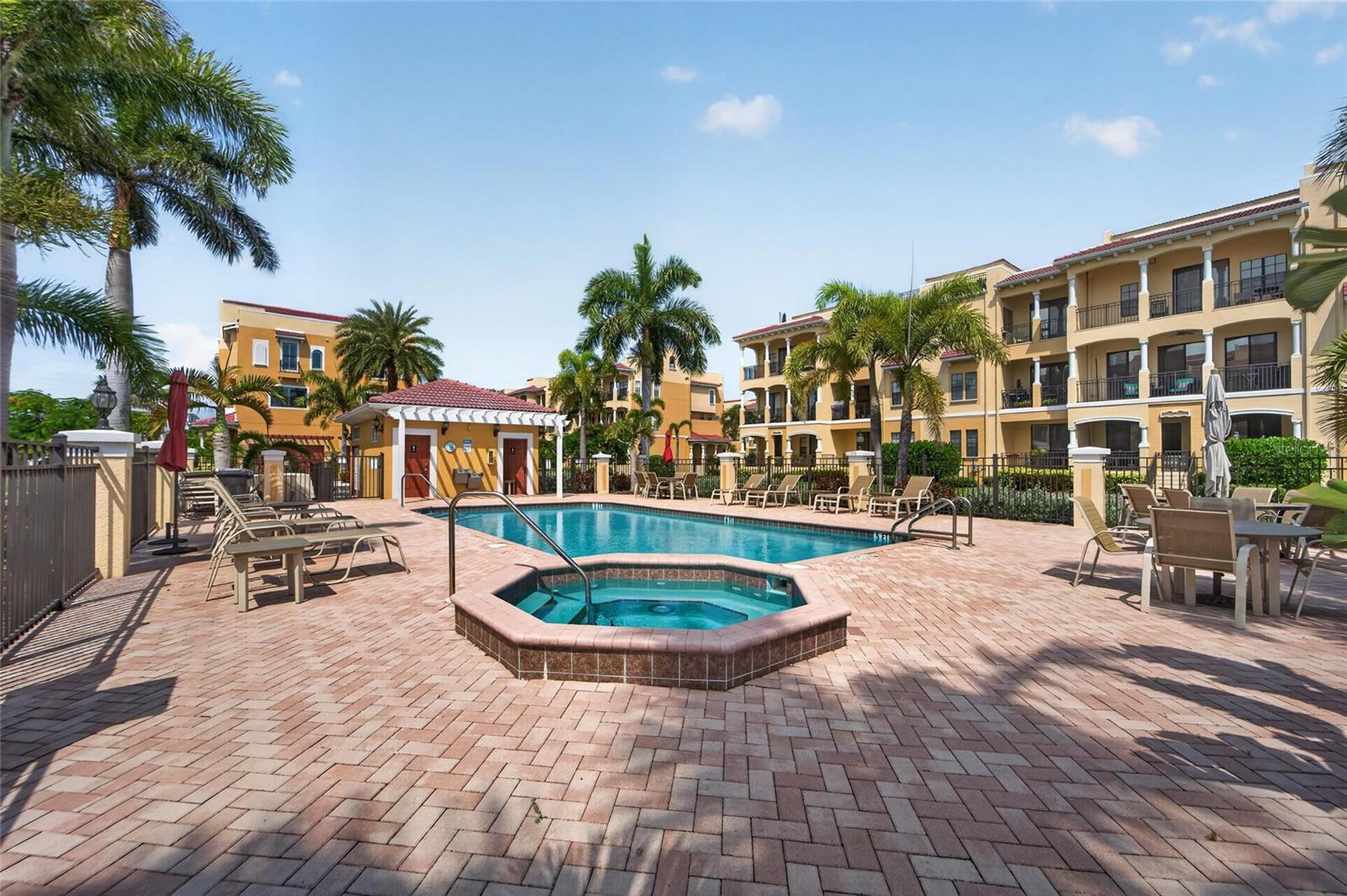 6407 MAYRA SHORES LN — photo 98