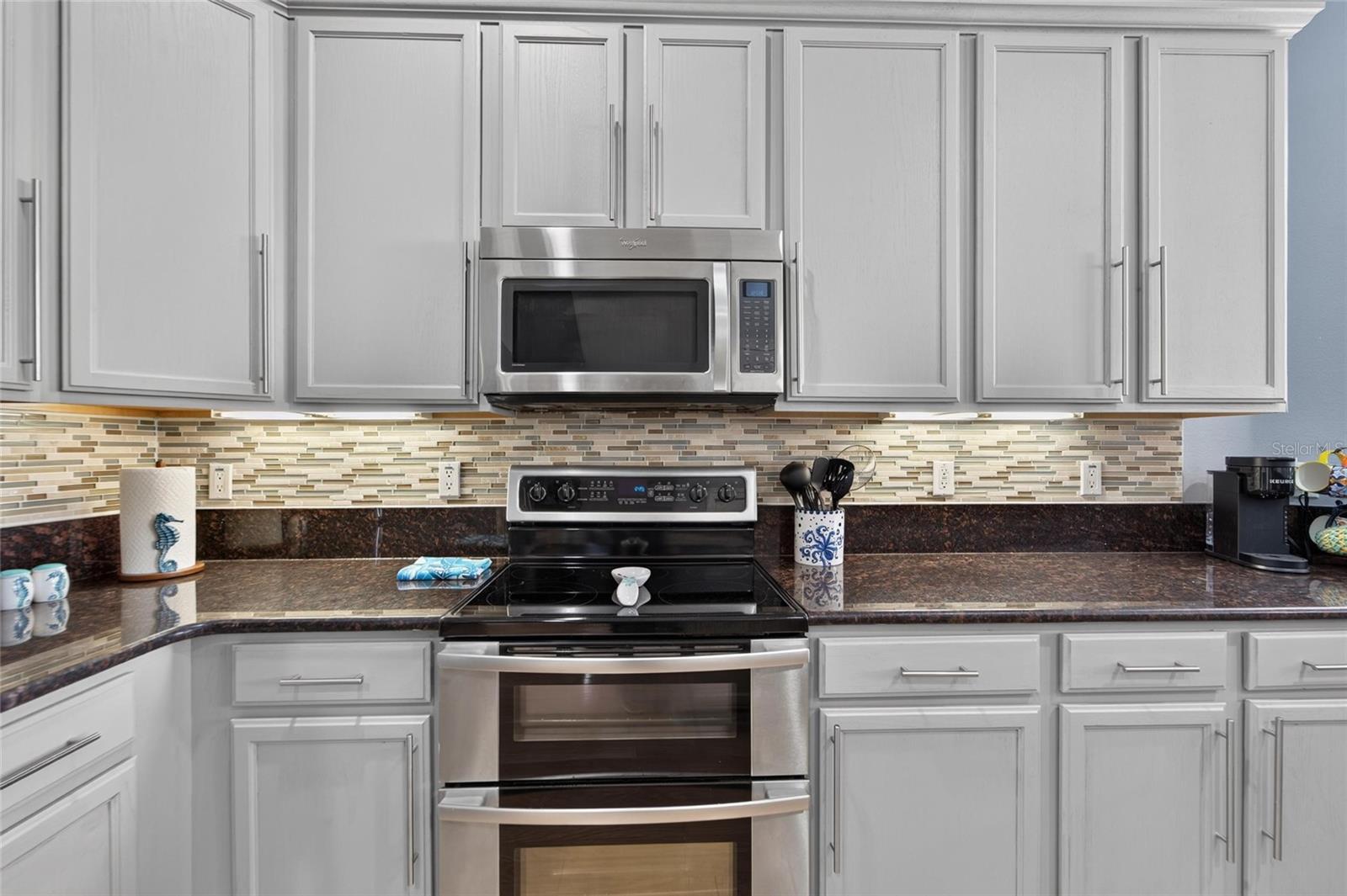 6407 MAYRA SHORES LN — photo 40