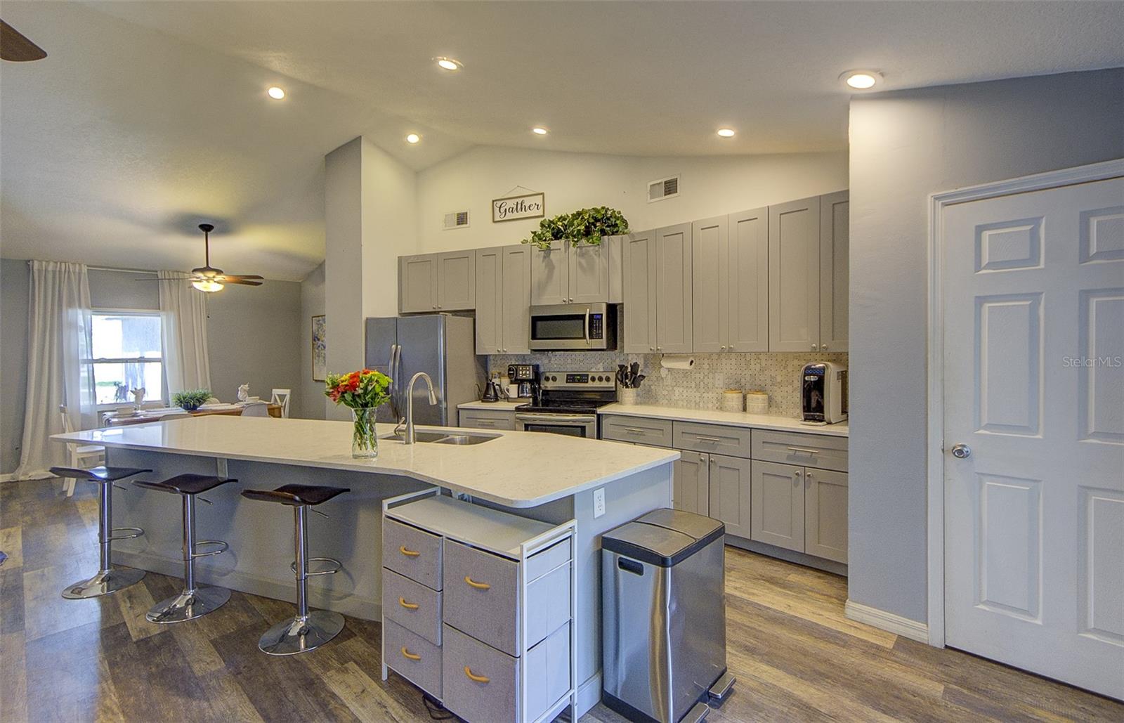 13222 PINE CREEK CIR — photo 9