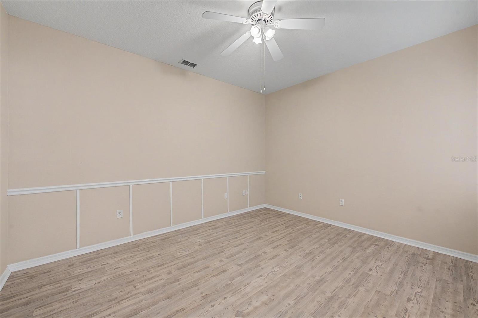 2811 RAVENDALE LN — photo 29