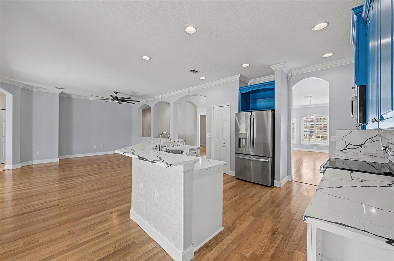 2811 RAVENDALE LN — photo 8