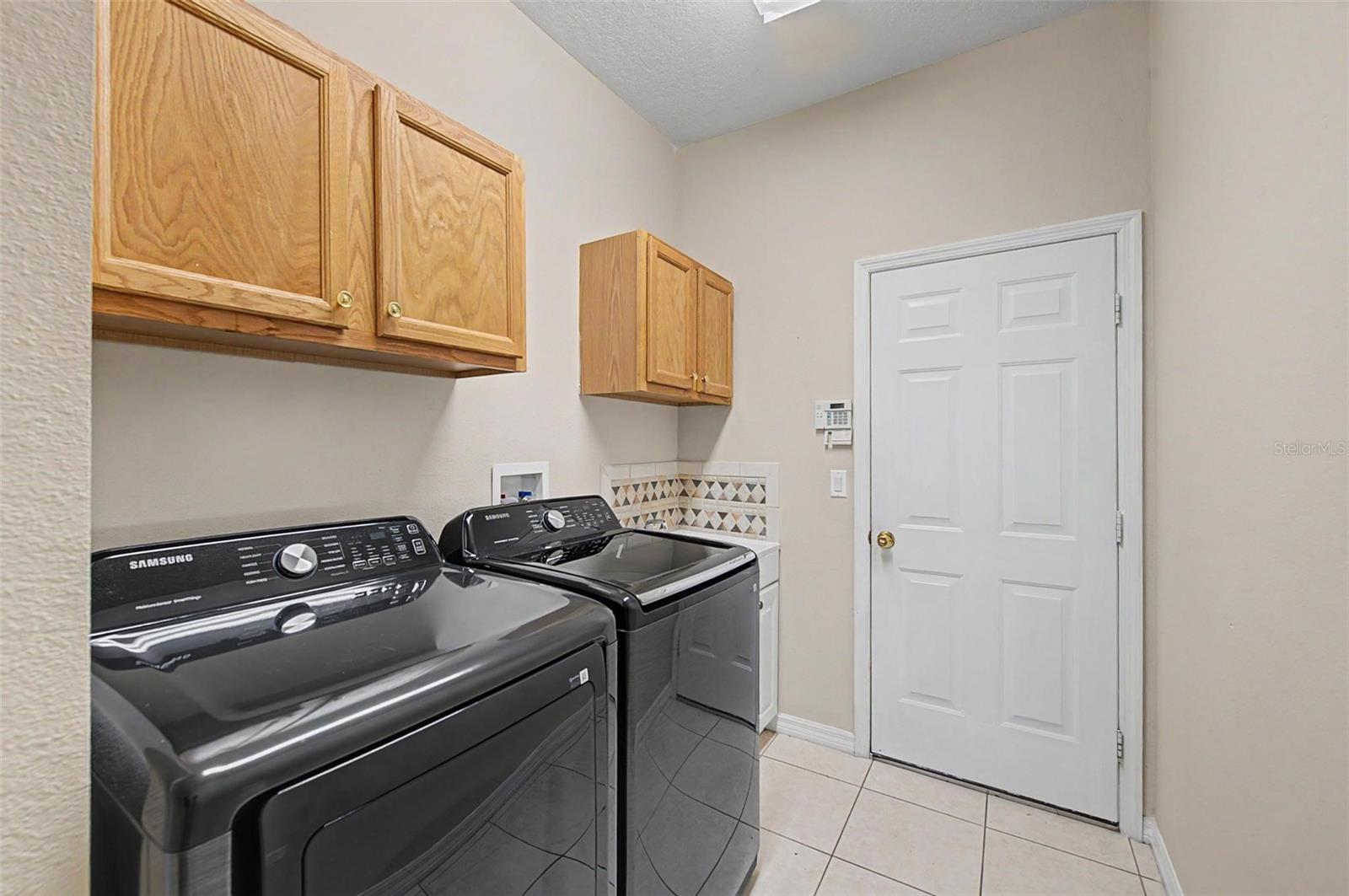 2811 RAVENDALE LN — photo 22