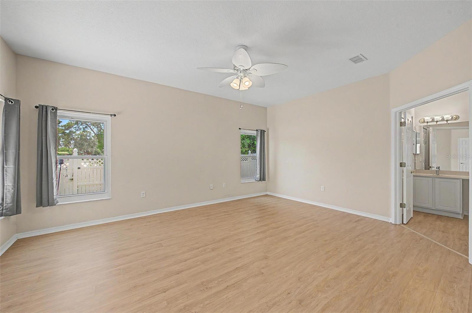 2811 RAVENDALE LN — photo 18