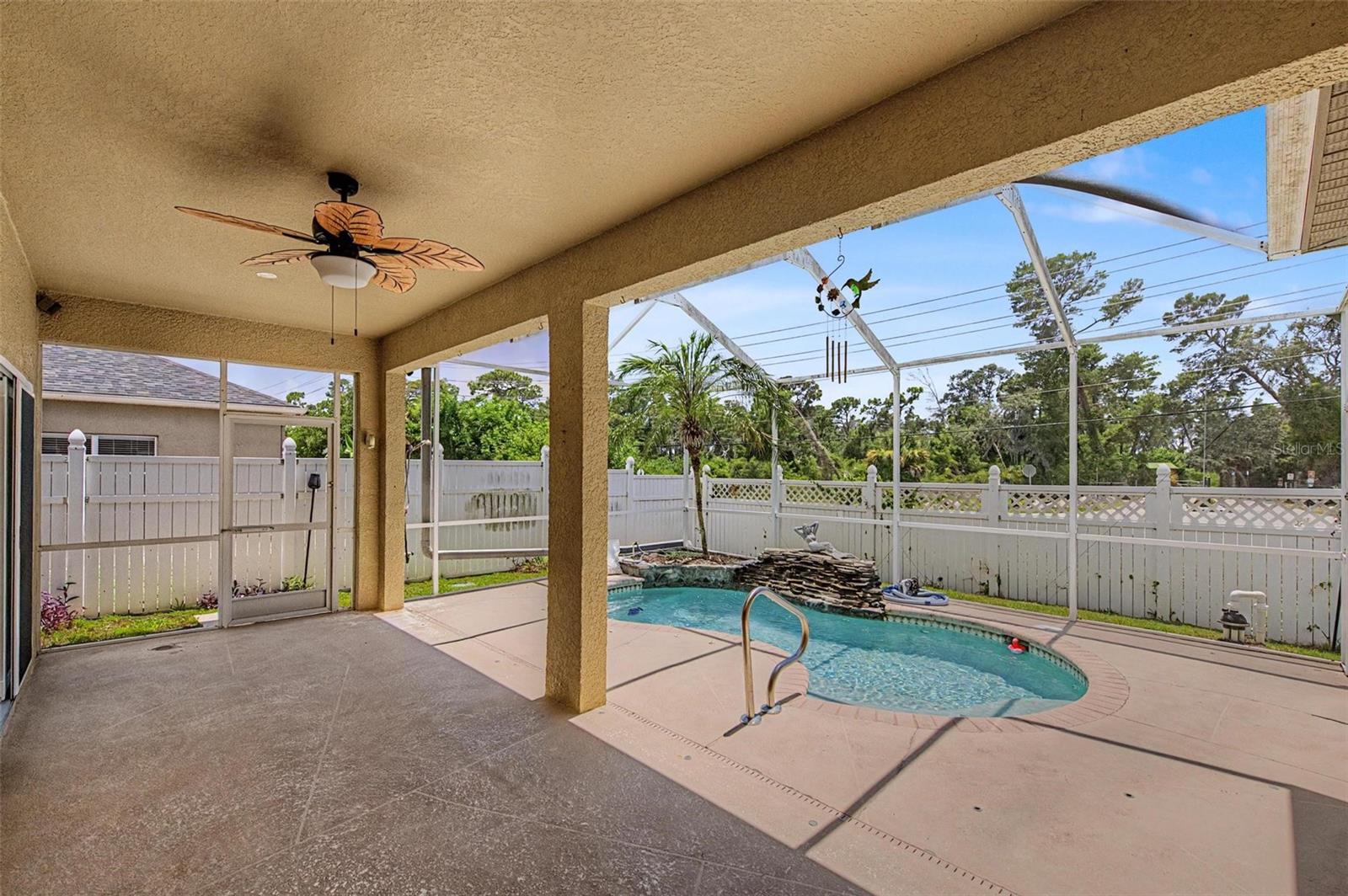 2811 RAVENDALE LN — photo 28