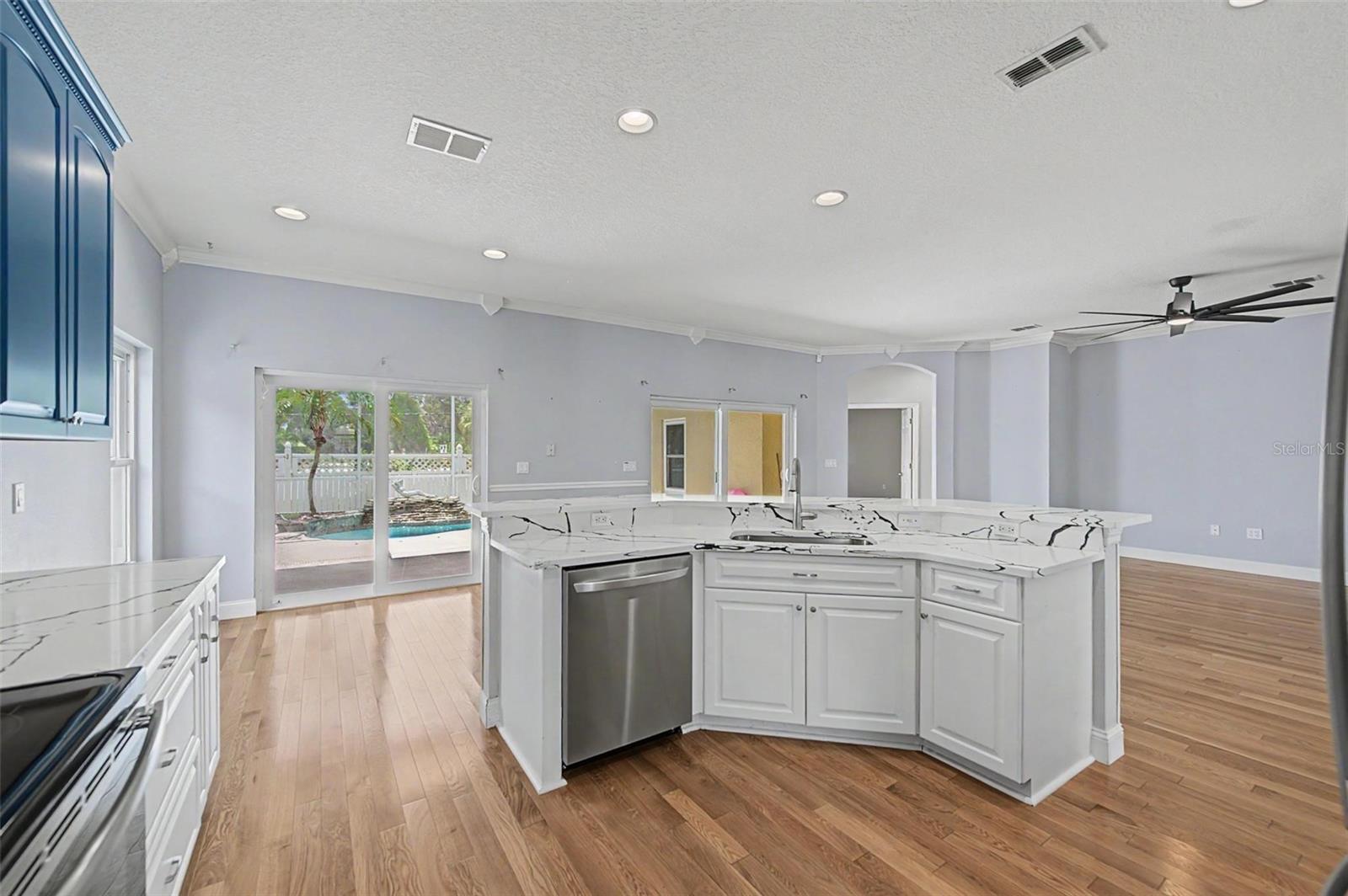 2811 RAVENDALE LN — photo 7