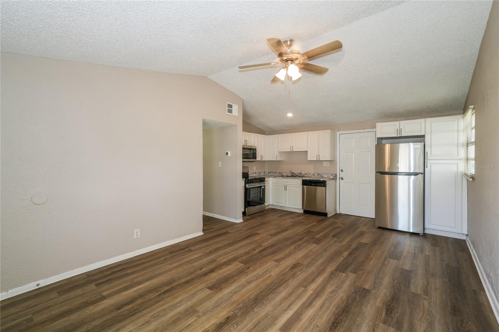 9216 W PATTERSON ST — photo 4