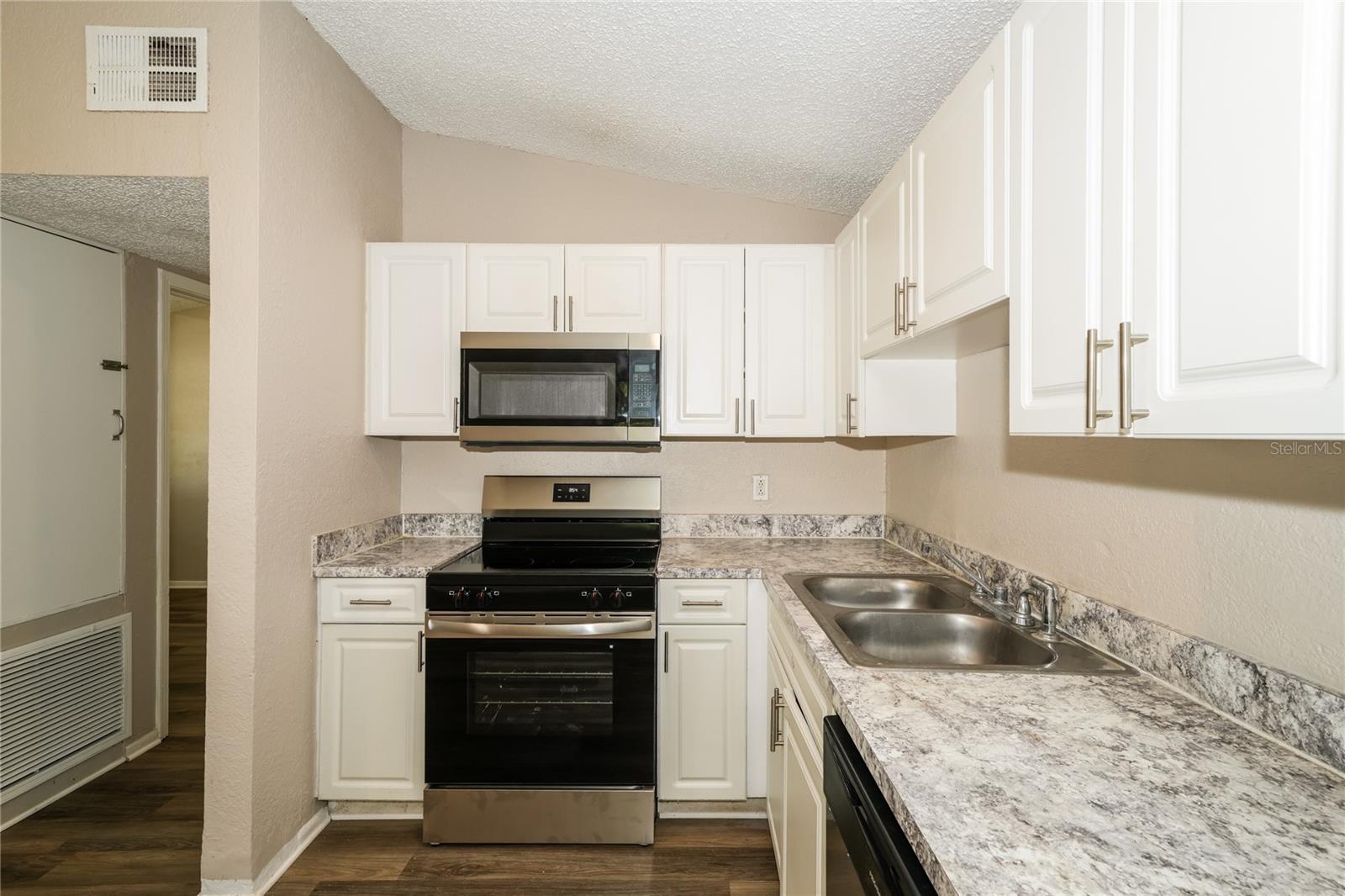 9216 W PATTERSON ST — photo 9