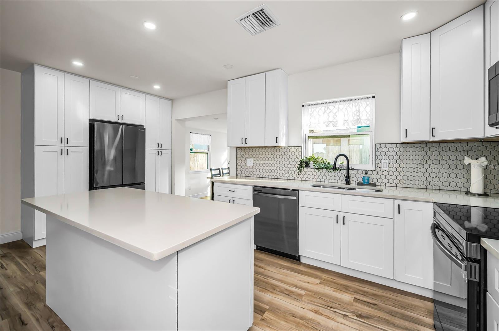 1231 LITTLE JOHN LN — photo 11