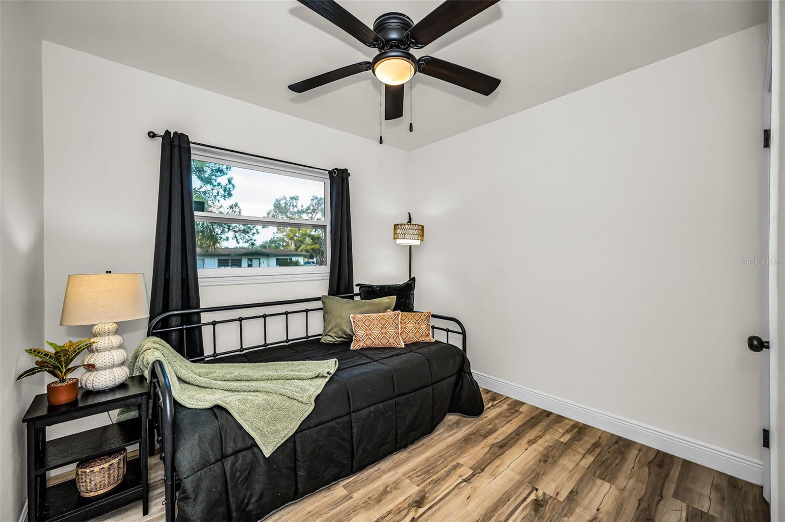 1231 LITTLE JOHN LN — photo 20
