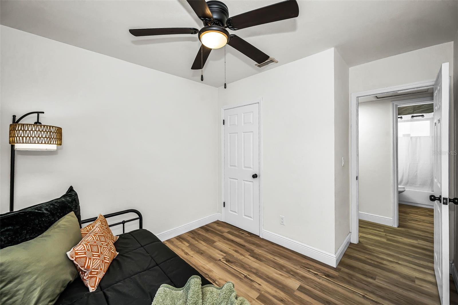 1231 LITTLE JOHN LN — photo 21