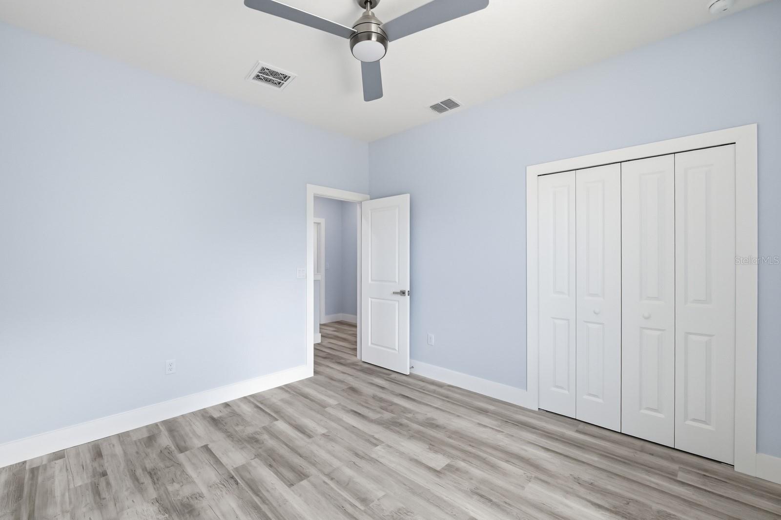 8119 N DAKOTA AVE — photo 18