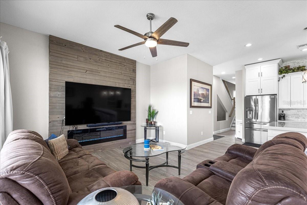 6812 DRIFTWOOD DR — photo 8