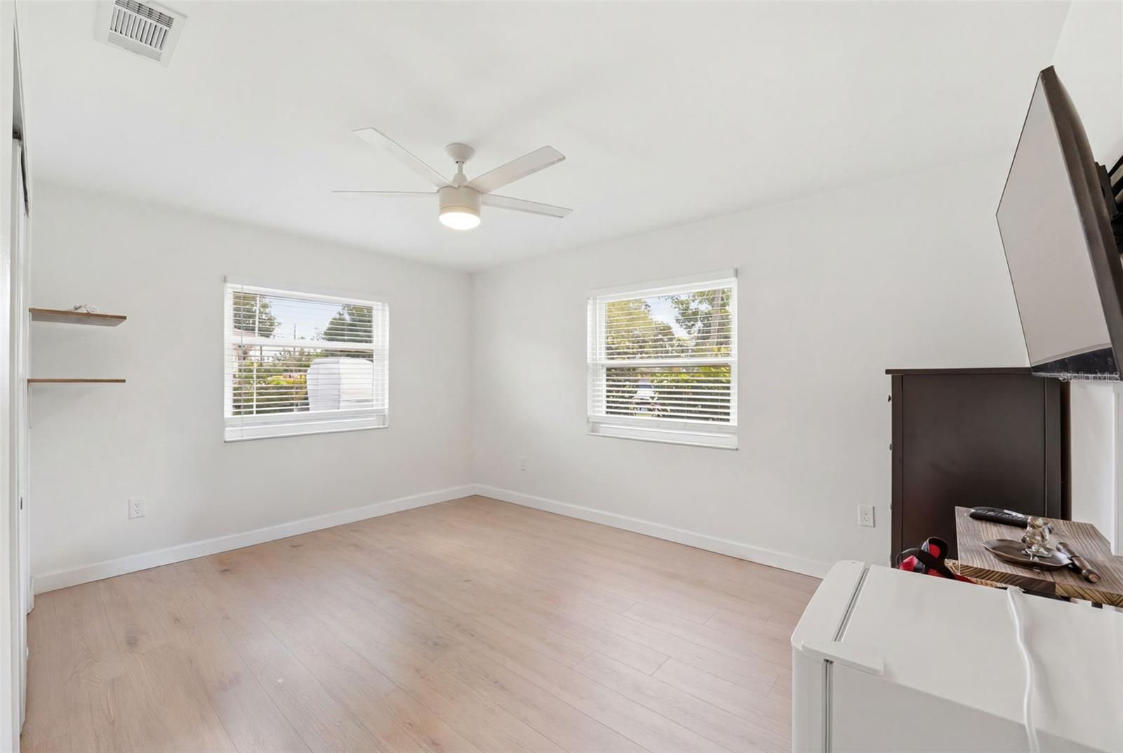 2600 CAMBRIDGE DR — photo 36