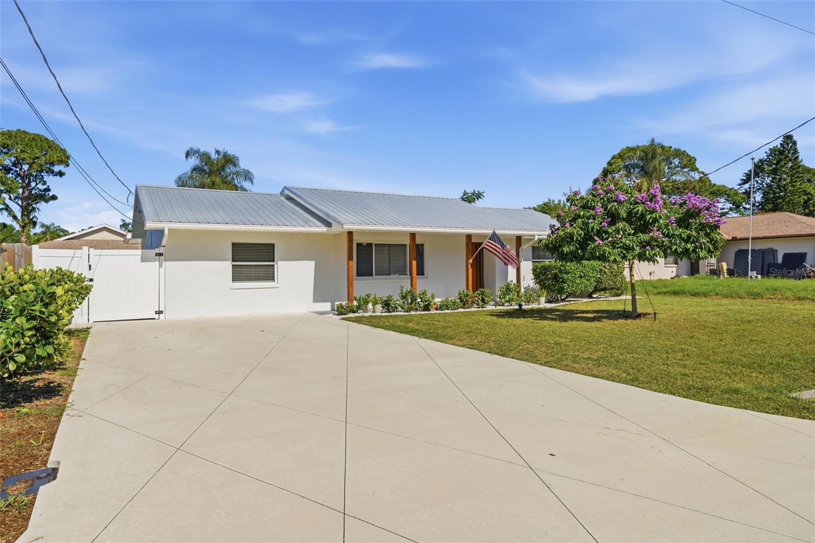 2600 CAMBRIDGE DR — photo 2