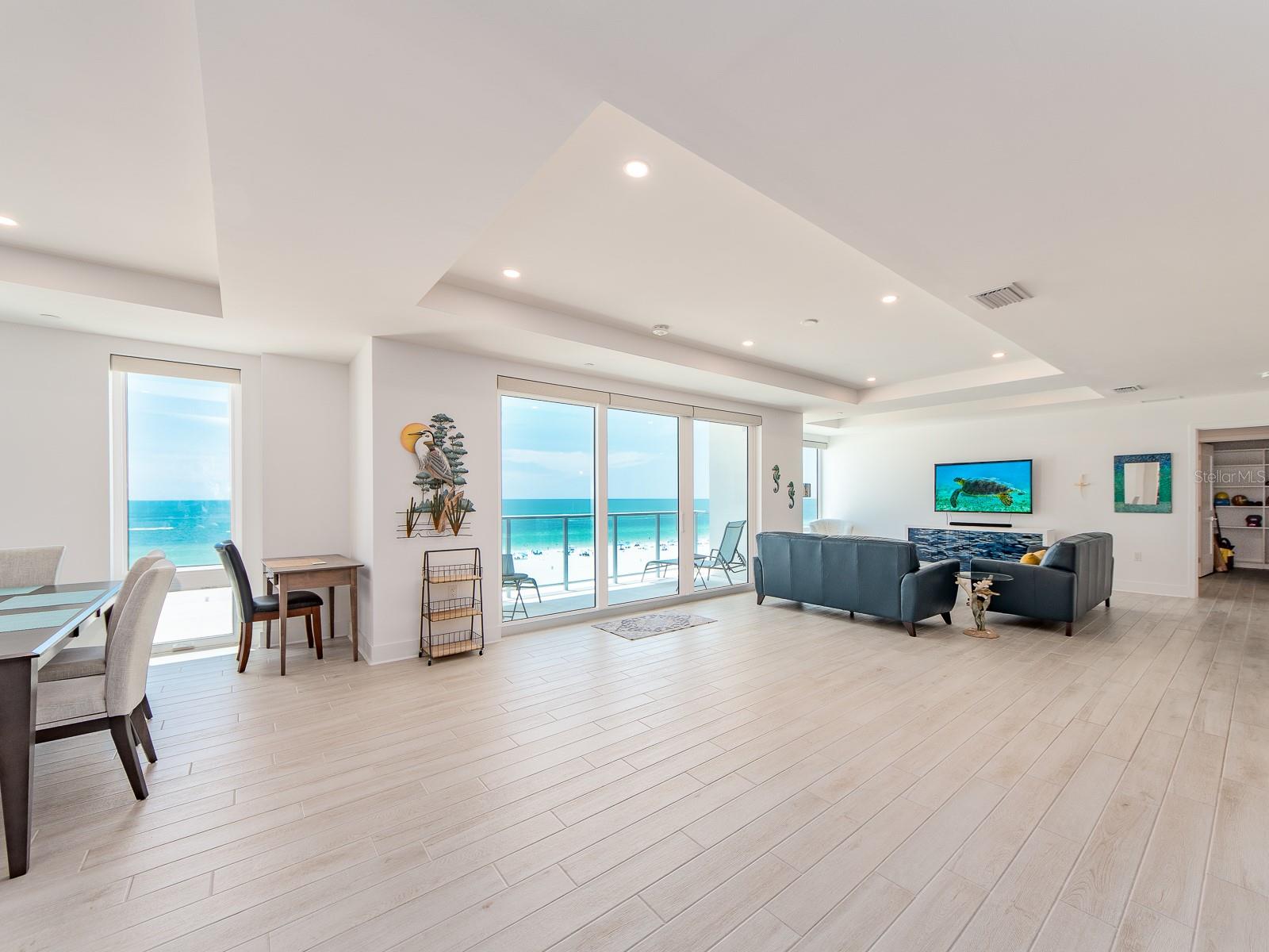 15 AVALON ST #701 — photo 4