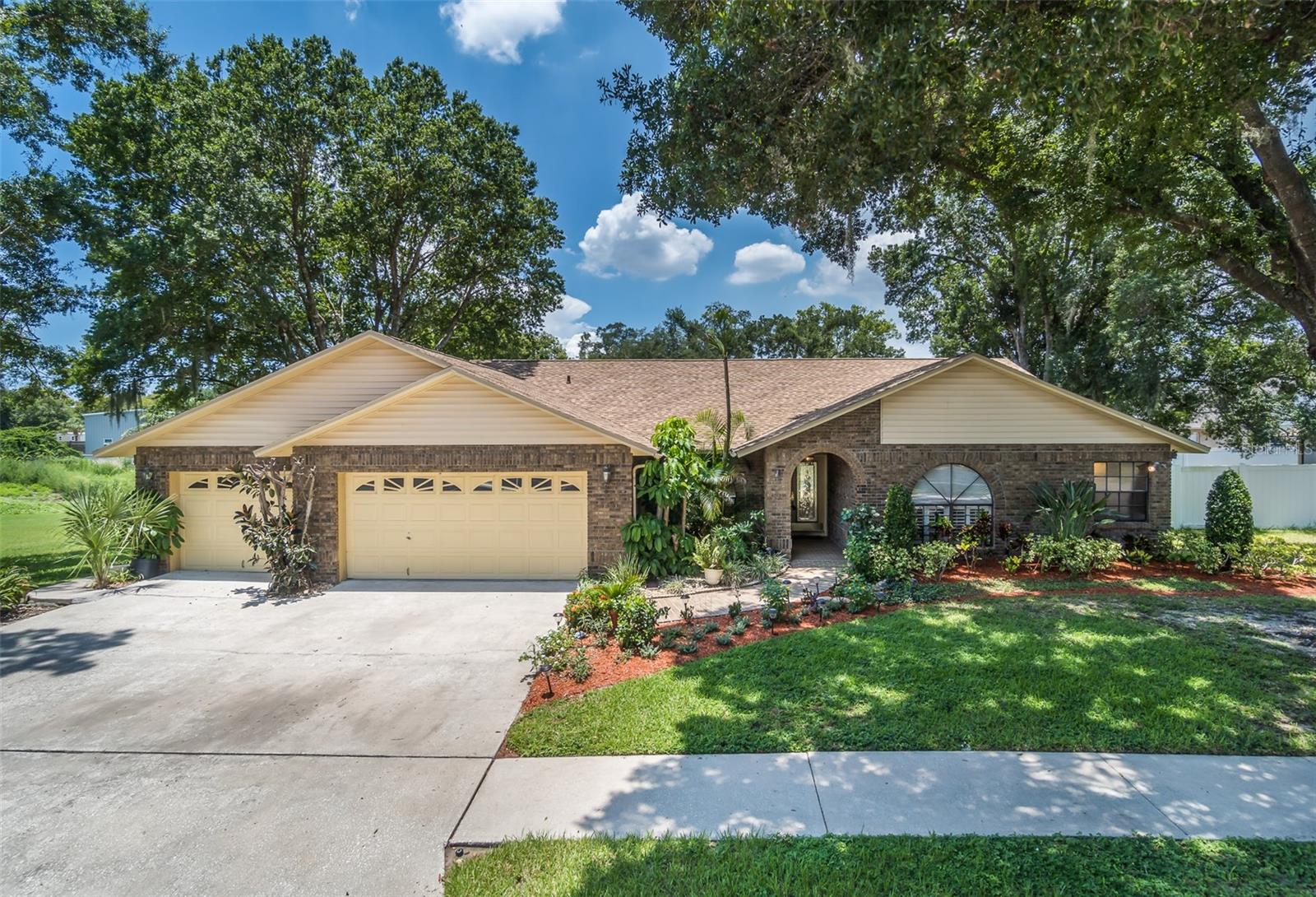 714 PENNYROYAL PL — photo 33
