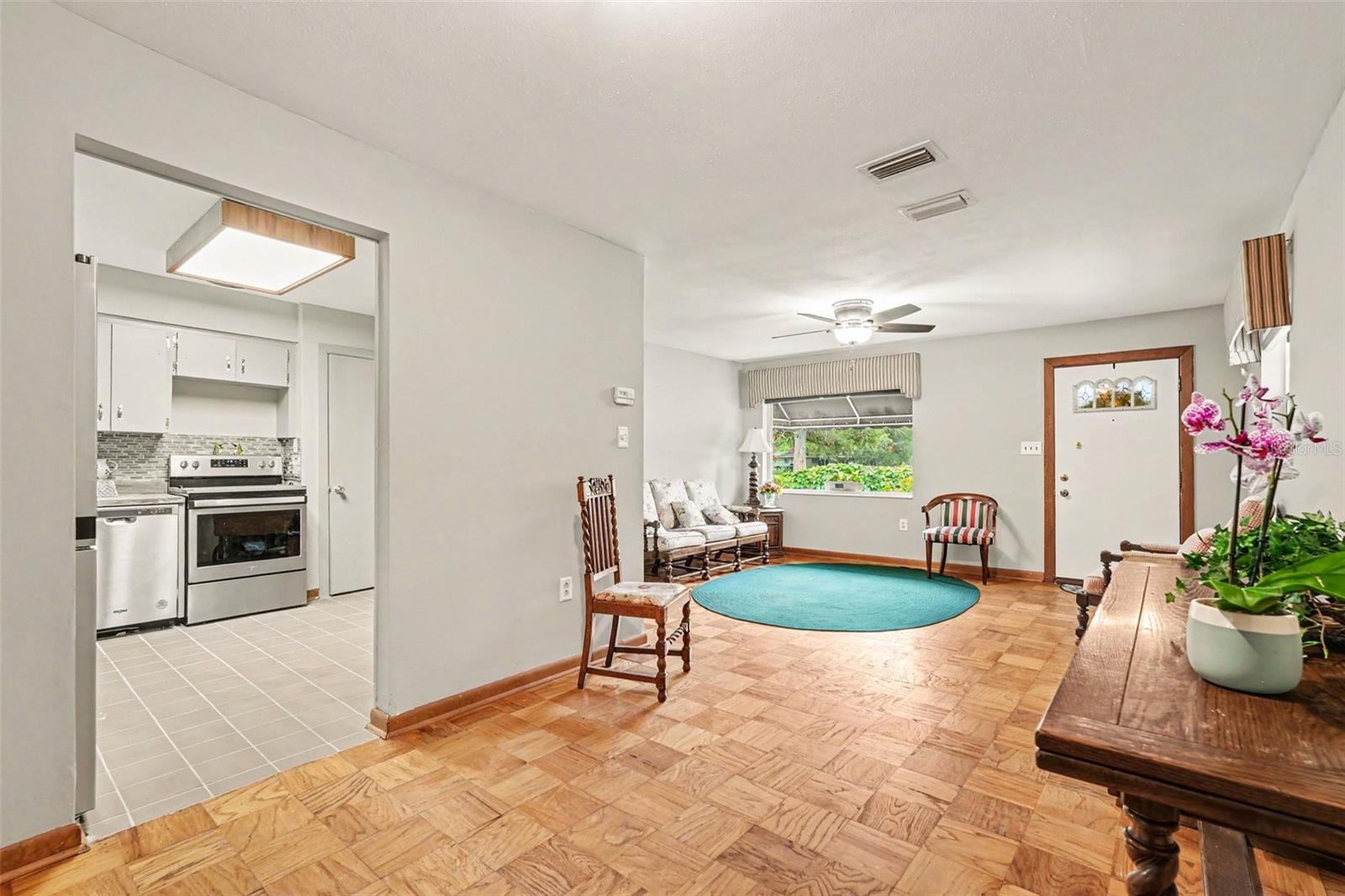 10308 N OAKLEAF AVE — photo 2