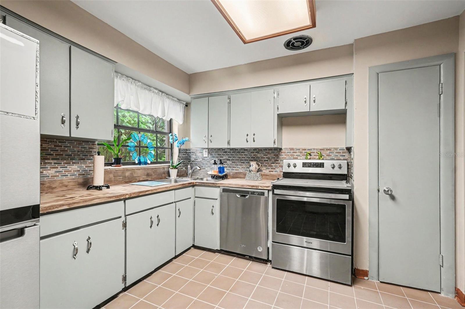 10308 N OAKLEAF AVE — photo 7