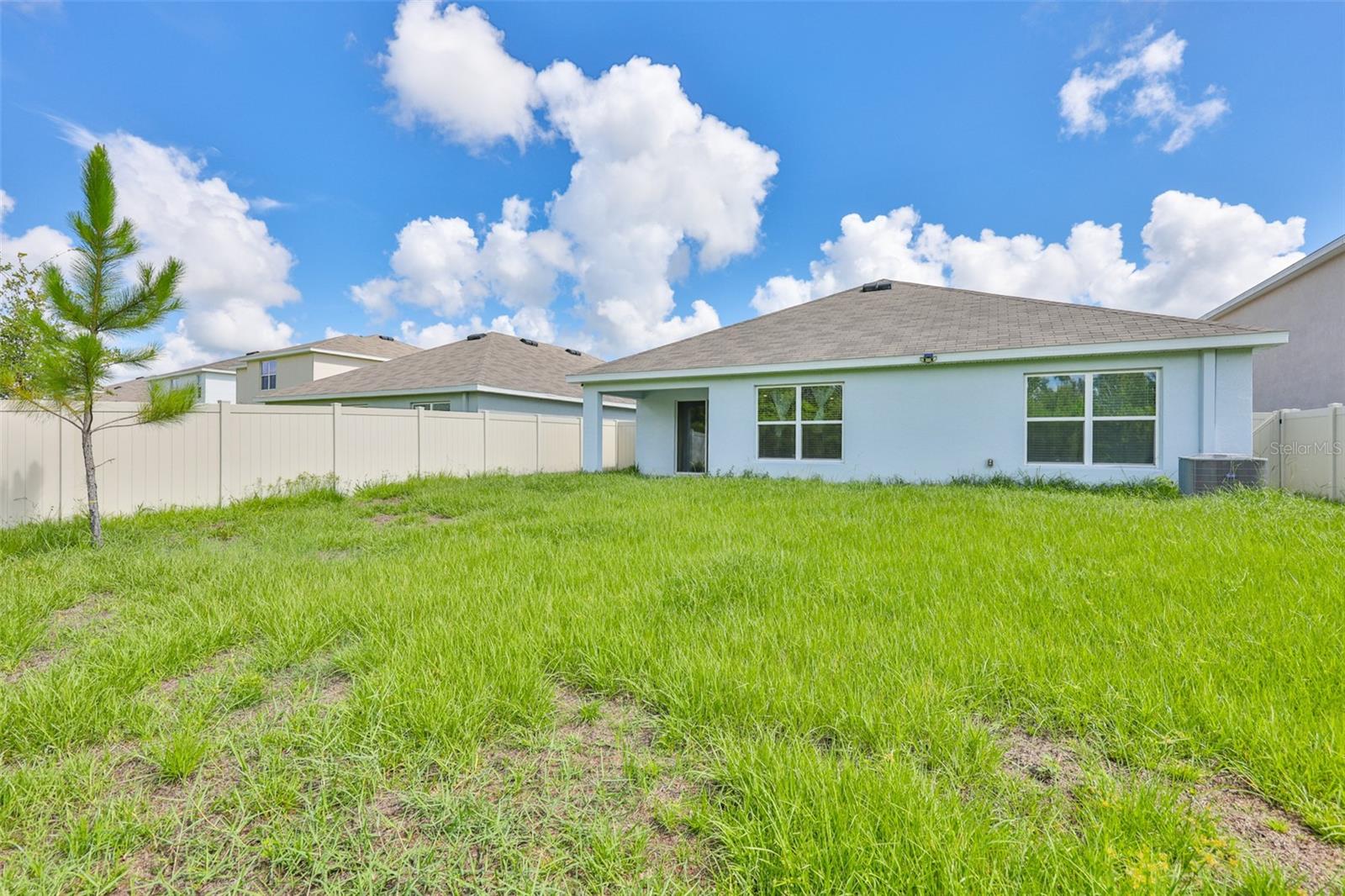1902 TAHITIAN SUNRISE DR — photo 18
