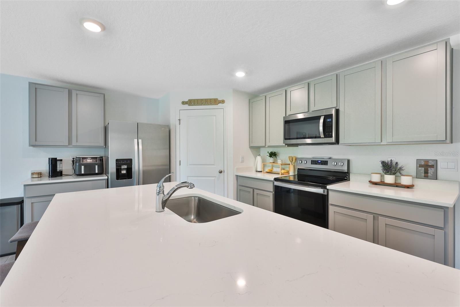 1902 TAHITIAN SUNRISE DR — photo 7