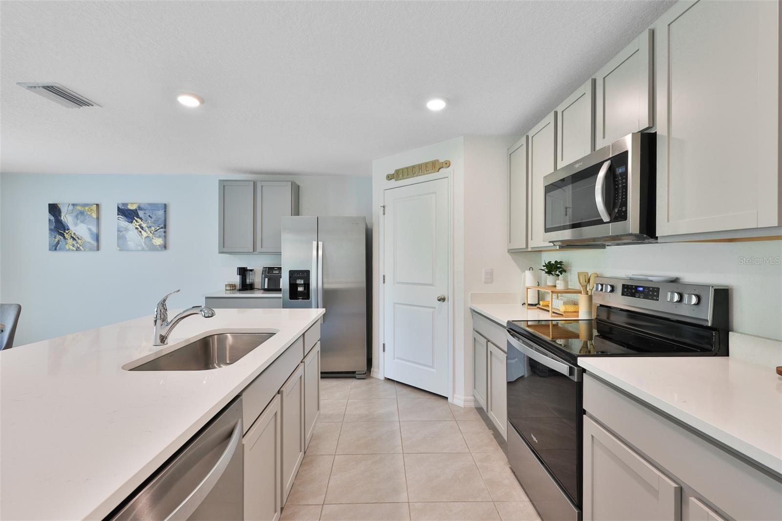 1902 TAHITIAN SUNRISE DR — photo 8