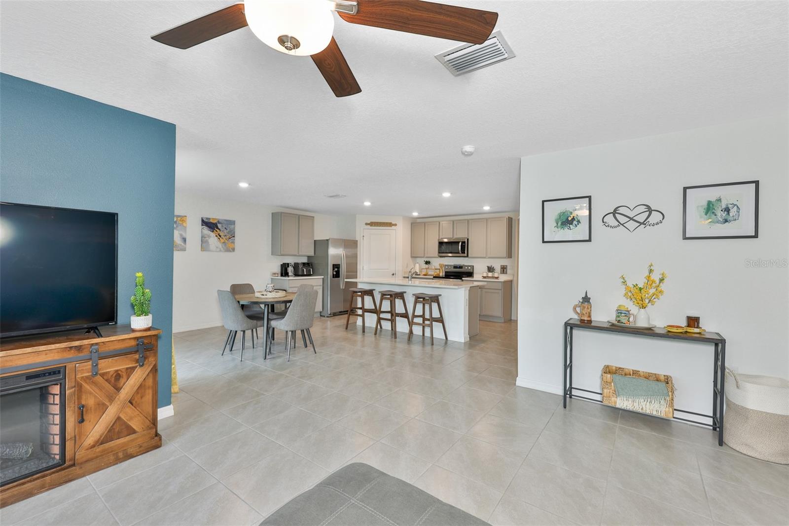 1902 TAHITIAN SUNRISE DR — photo 9