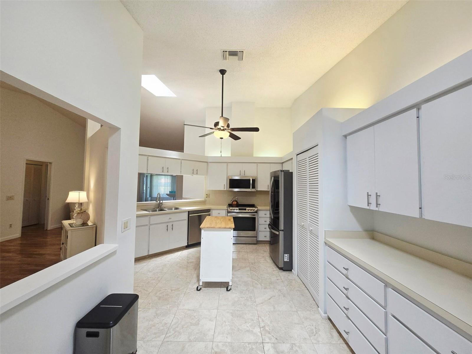 5808 GARDEN LAKES DR — photo 4