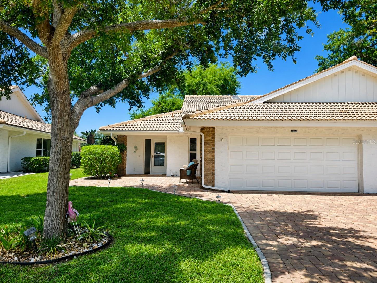 5808 GARDEN LAKES DR — photo 2