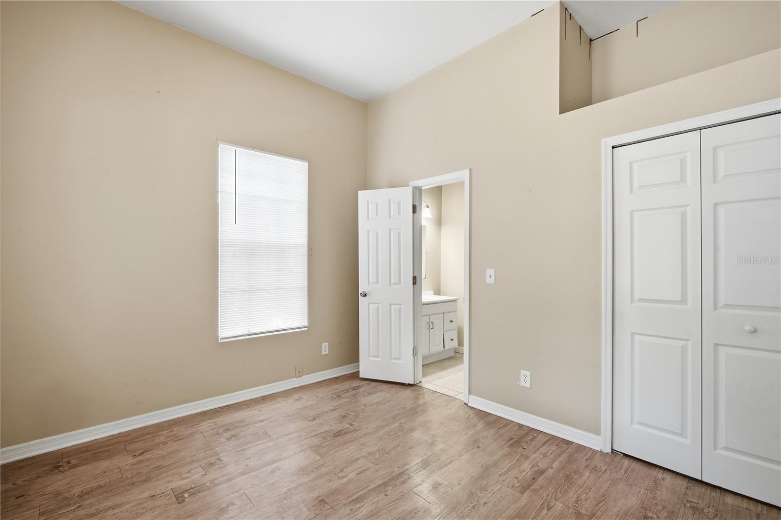2411 E 18TH AVE — photo 8