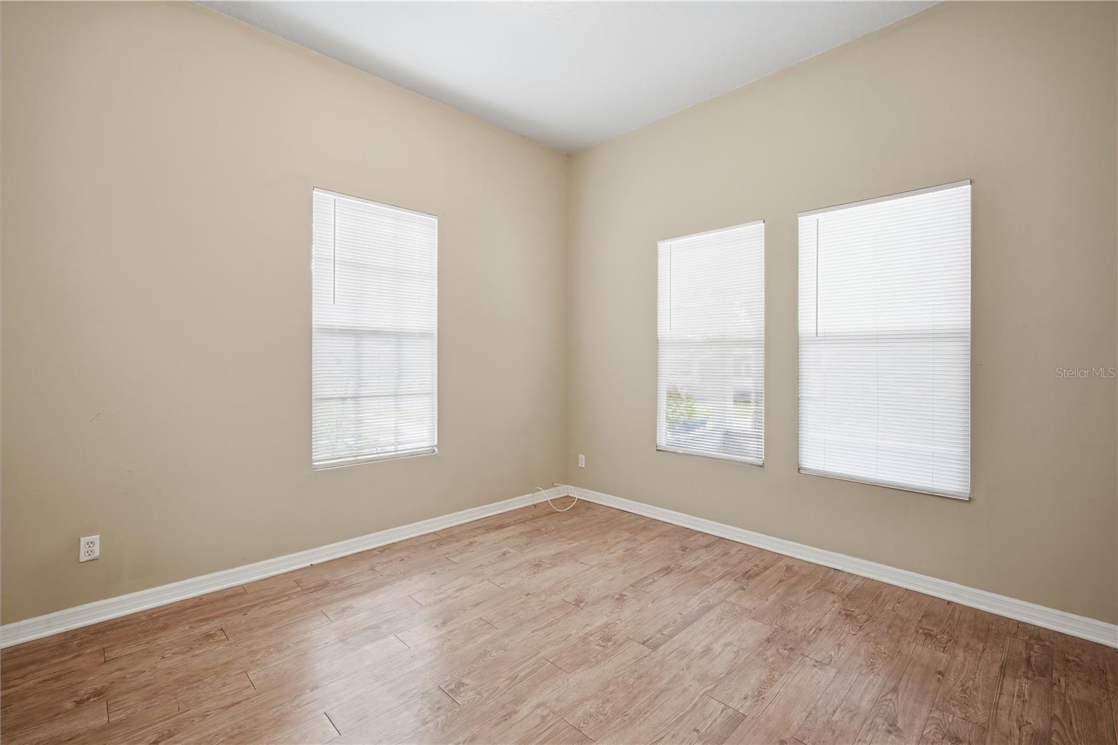 2411 E 18TH AVE — photo 10