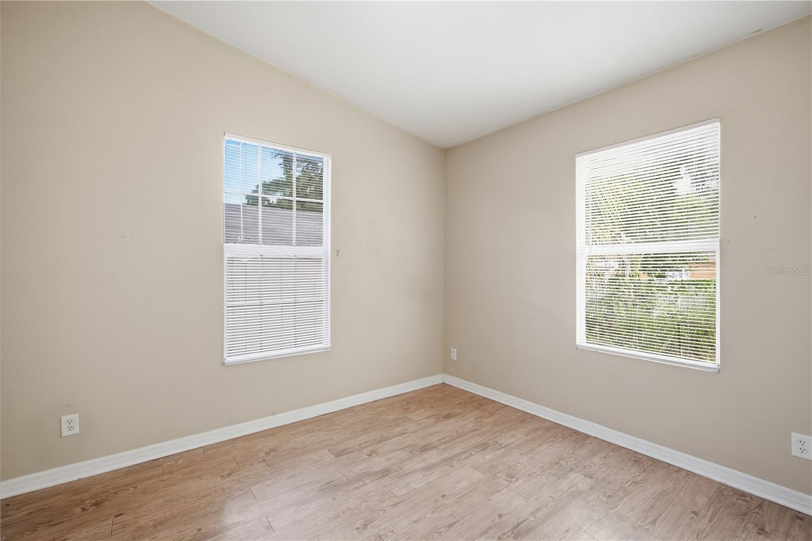 2411 E 18TH AVE — photo 17