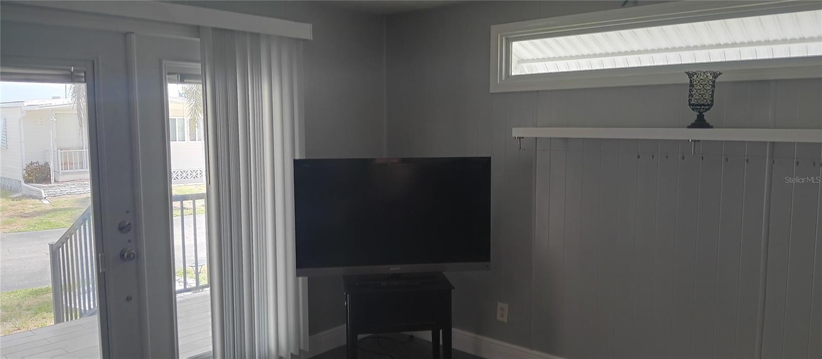 313 DANUBE CIR — photo 9