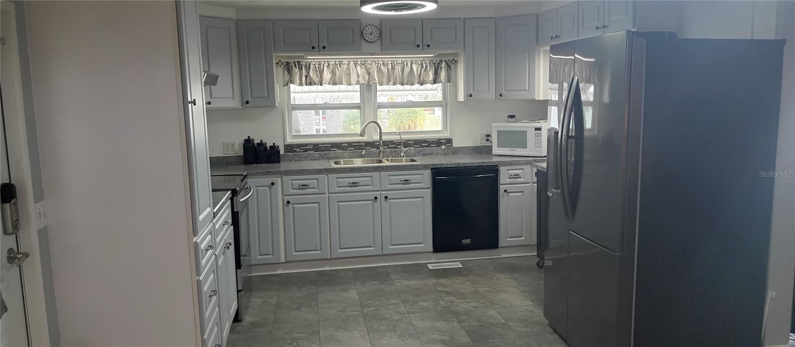313 DANUBE CIR — photo 7