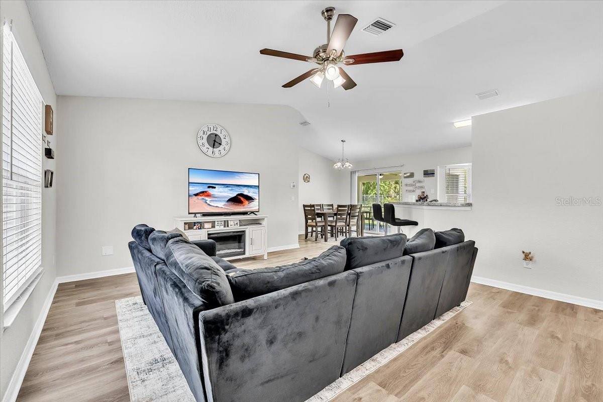 3776 JUNCTION ST — photo 2