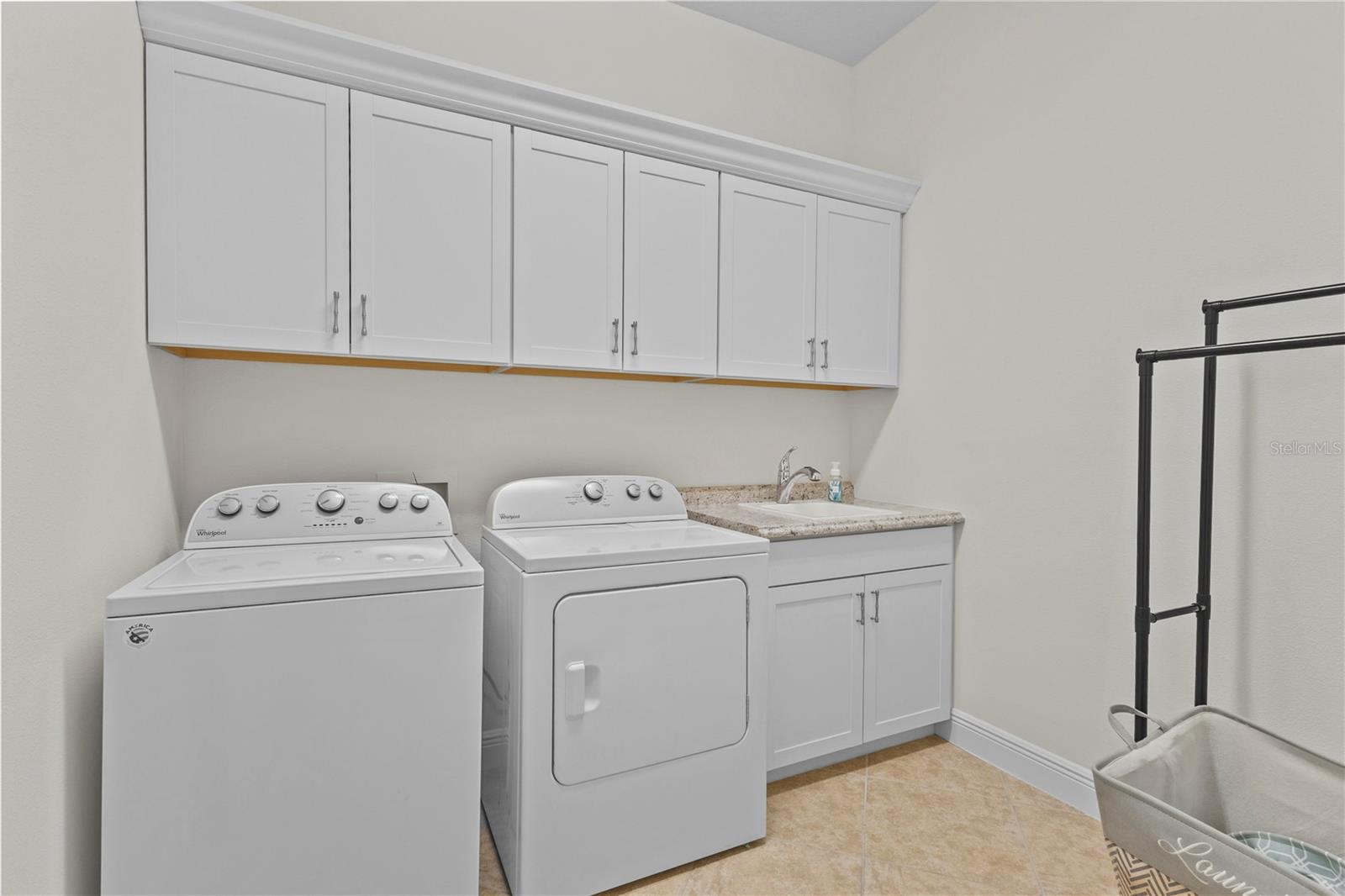 24252 GALLBERRY DR — photo 32