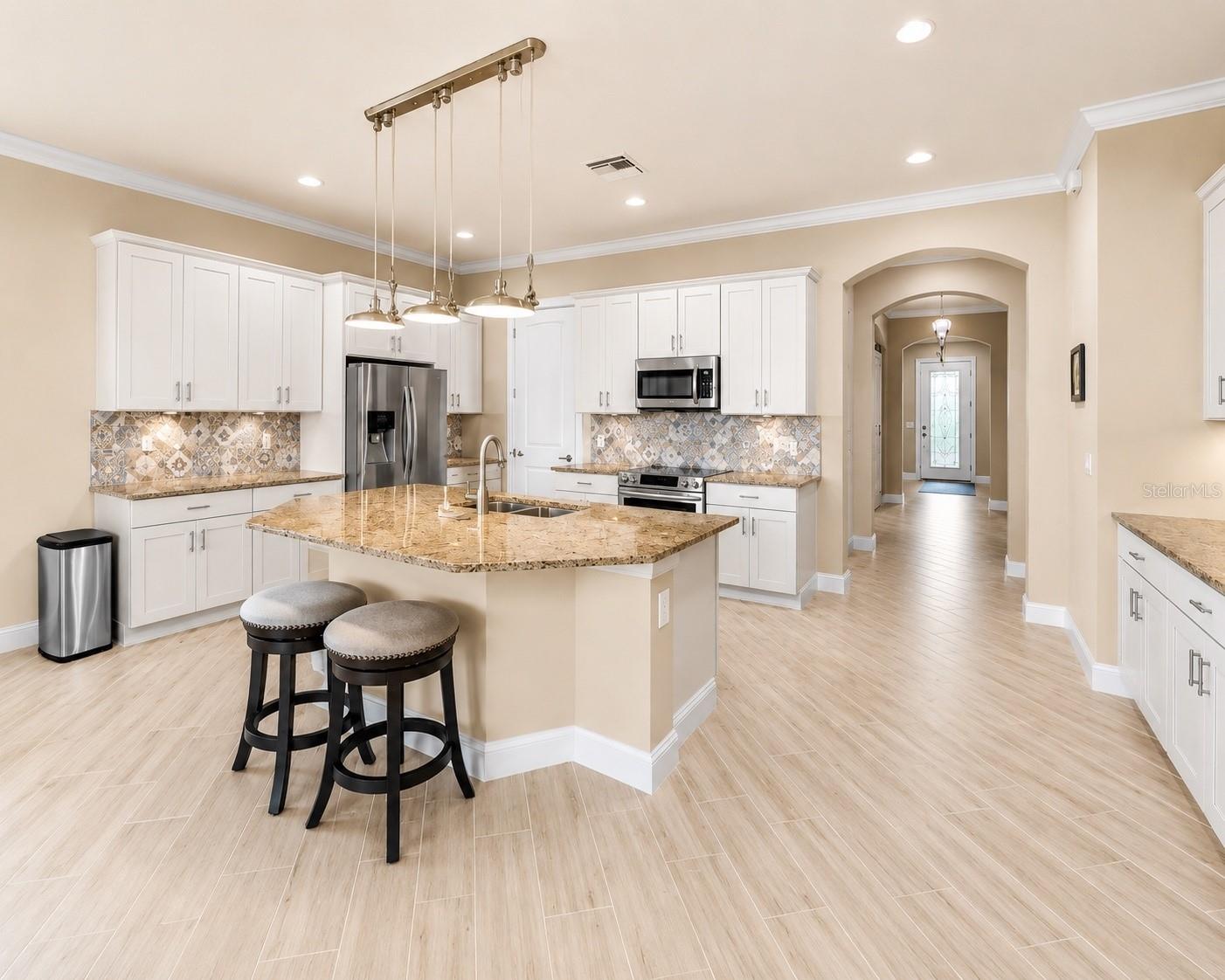 24252 GALLBERRY DR — photo 11