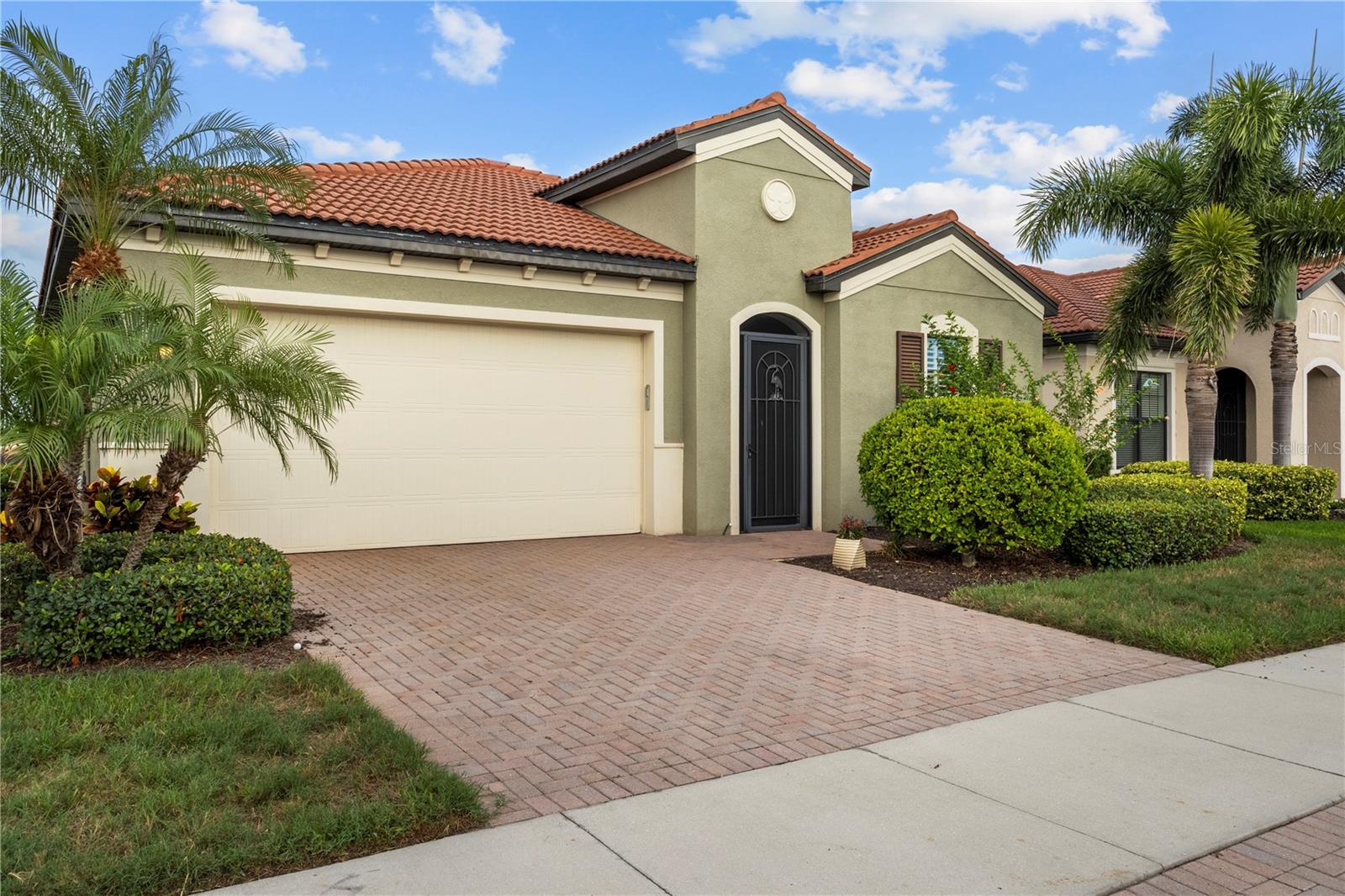 24252 GALLBERRY DR — photo 2