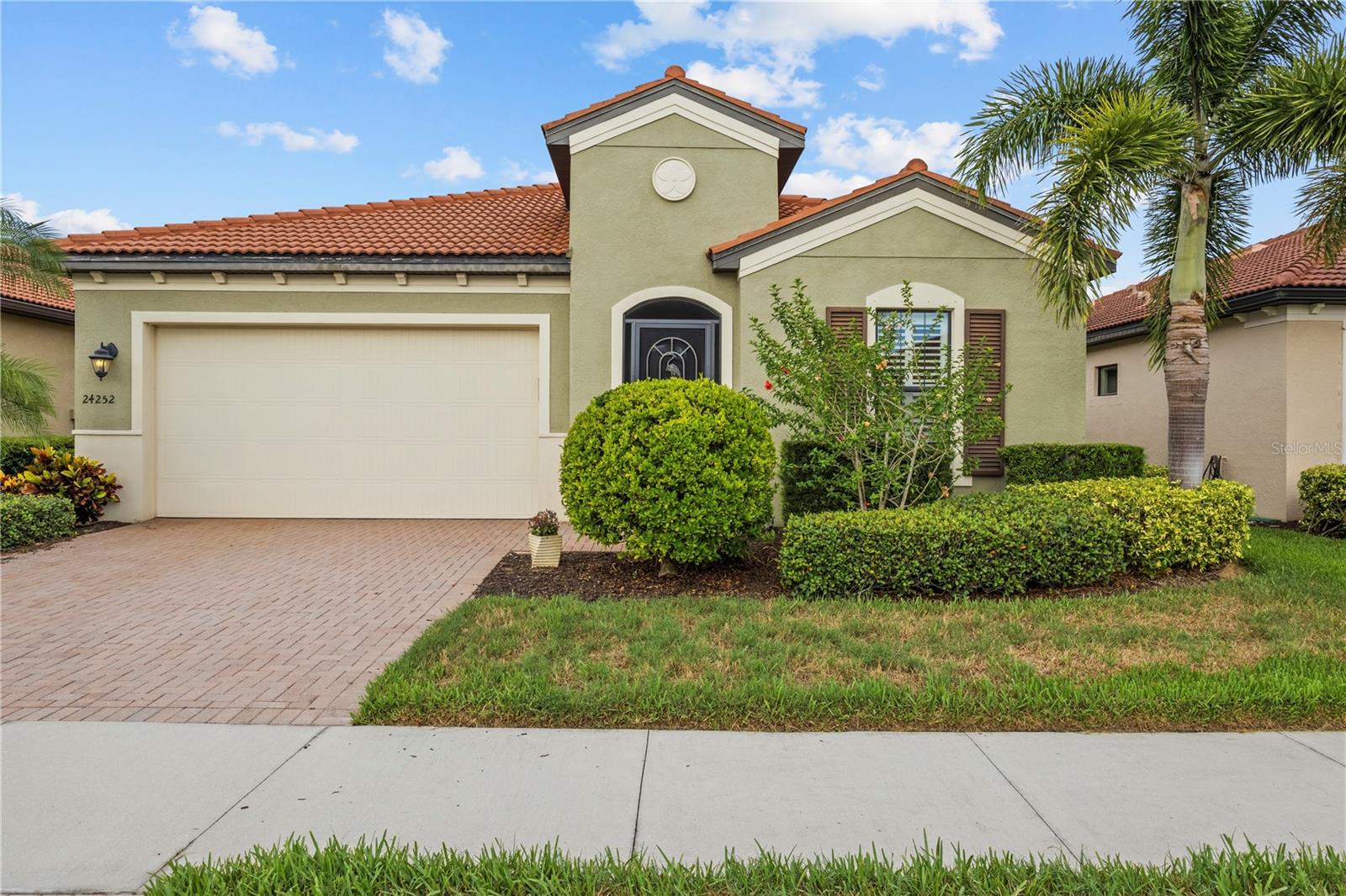 24252 GALLBERRY DR — photo 3