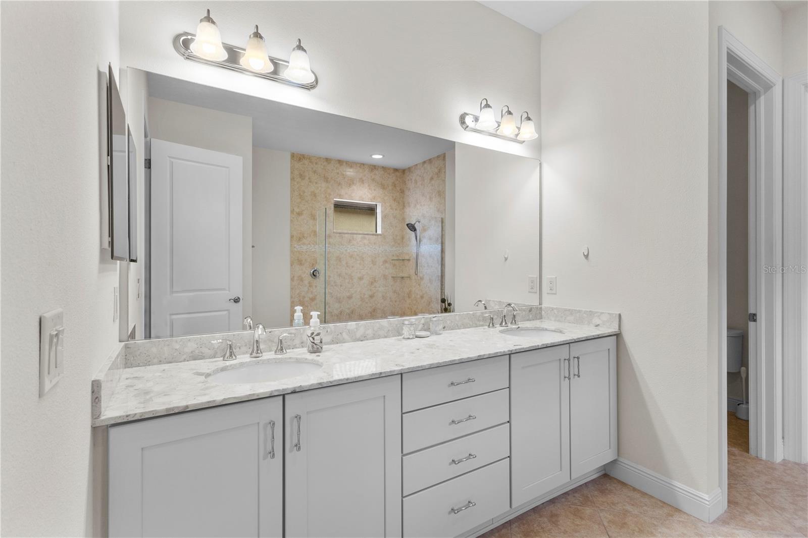24252 GALLBERRY DR — photo 22