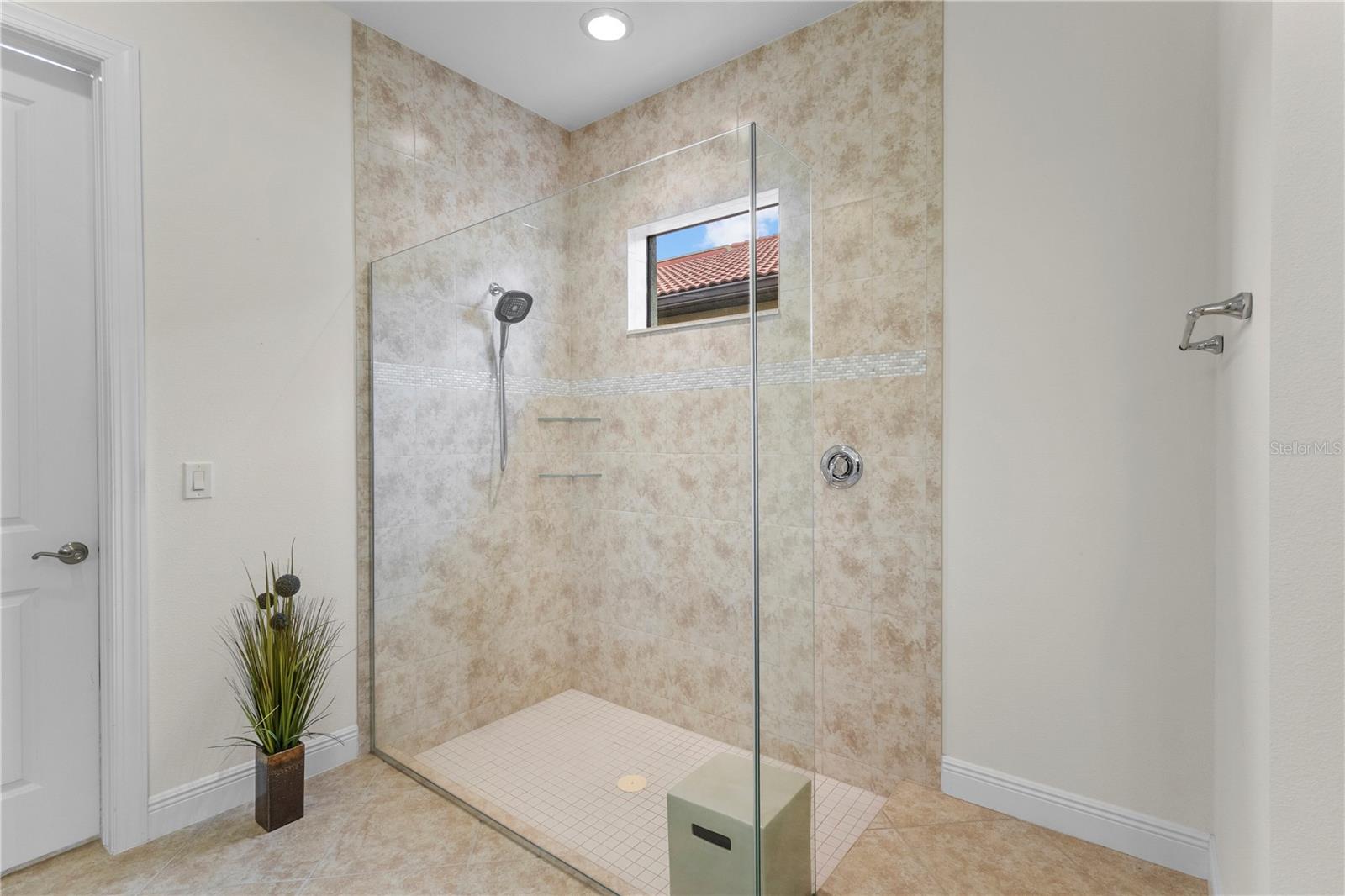 24252 GALLBERRY DR — photo 23