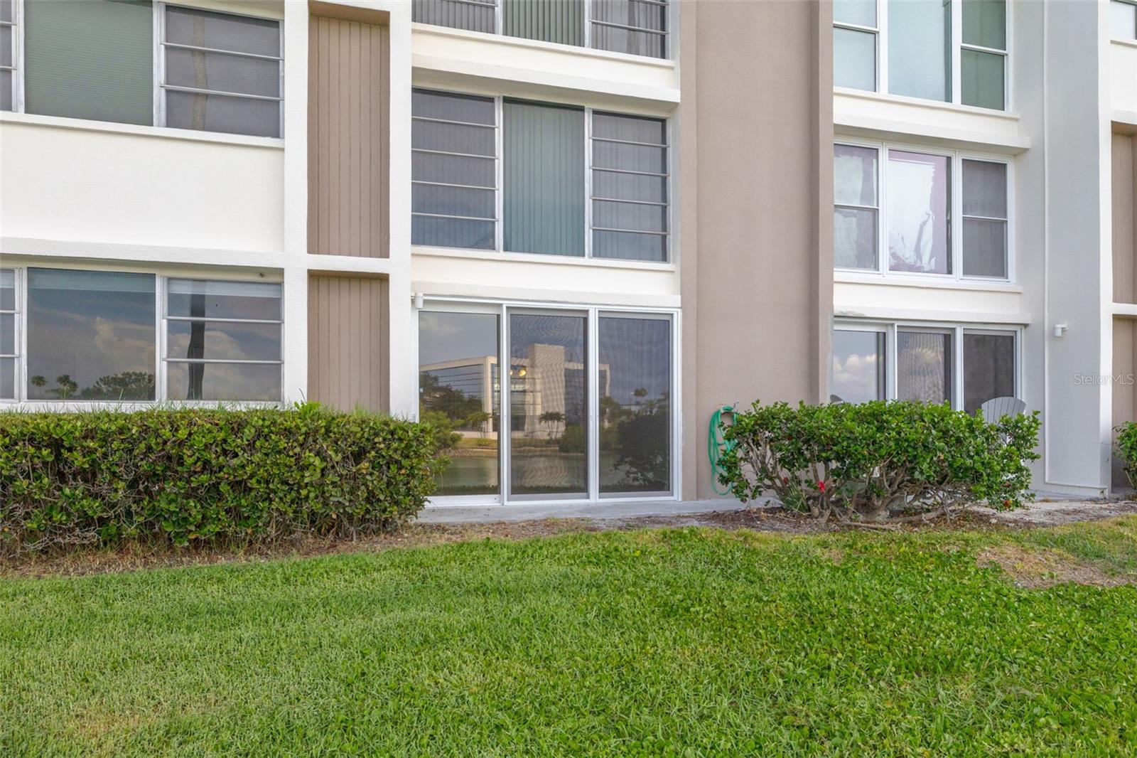 7425 BAY ISLAND DR S #107 — photo 32